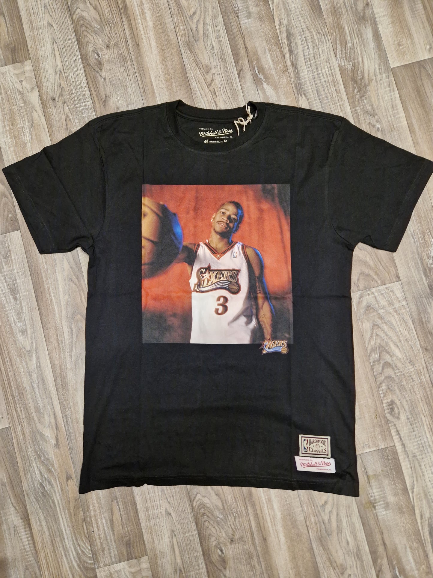 Allen Iverson Philadelphia 76ers T-Shirt Size Large