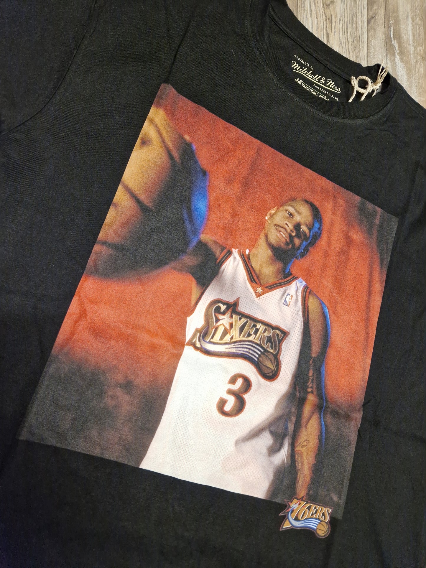 Allen Iverson Philadelphia 76ers T-Shirt Size Large