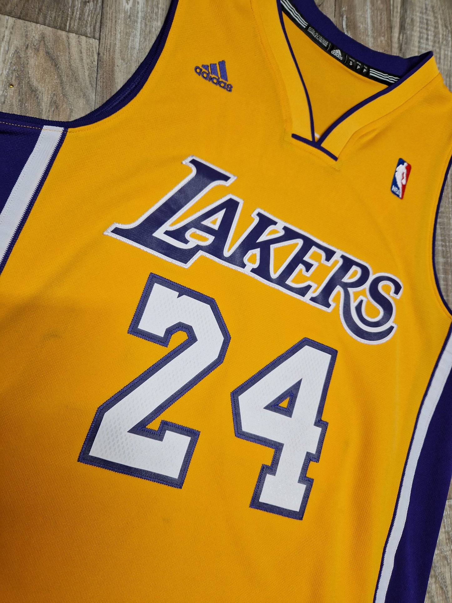 Kobe Bryant Los Angeles Lakers Jersey Size Small