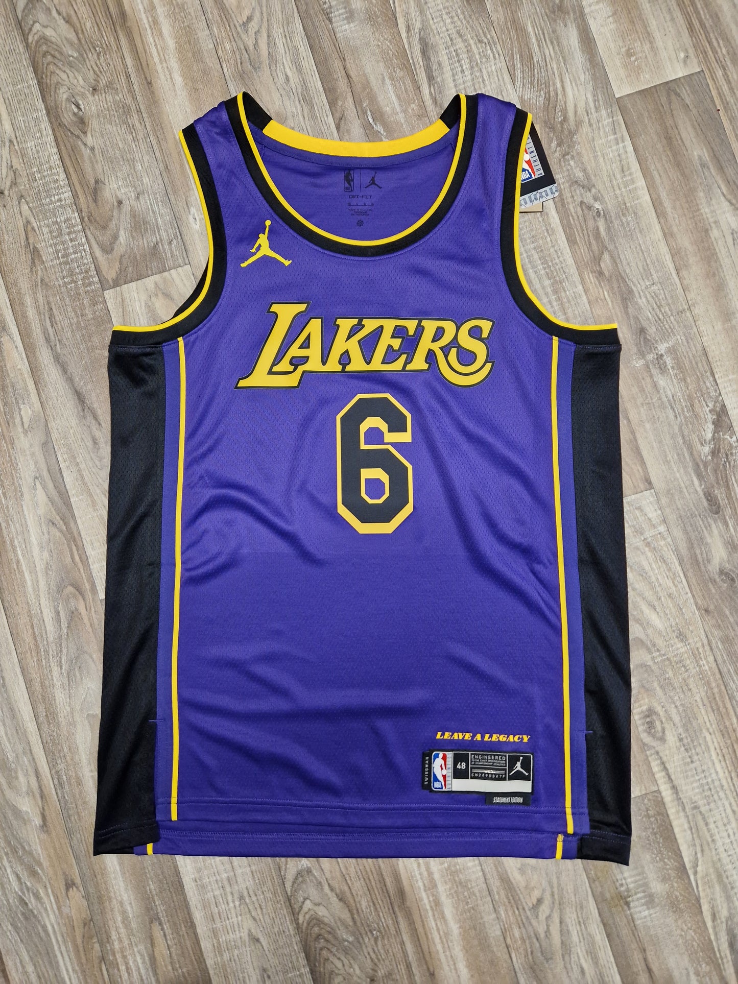 LeBron James Los Angeles Lakers Jersey Size Large