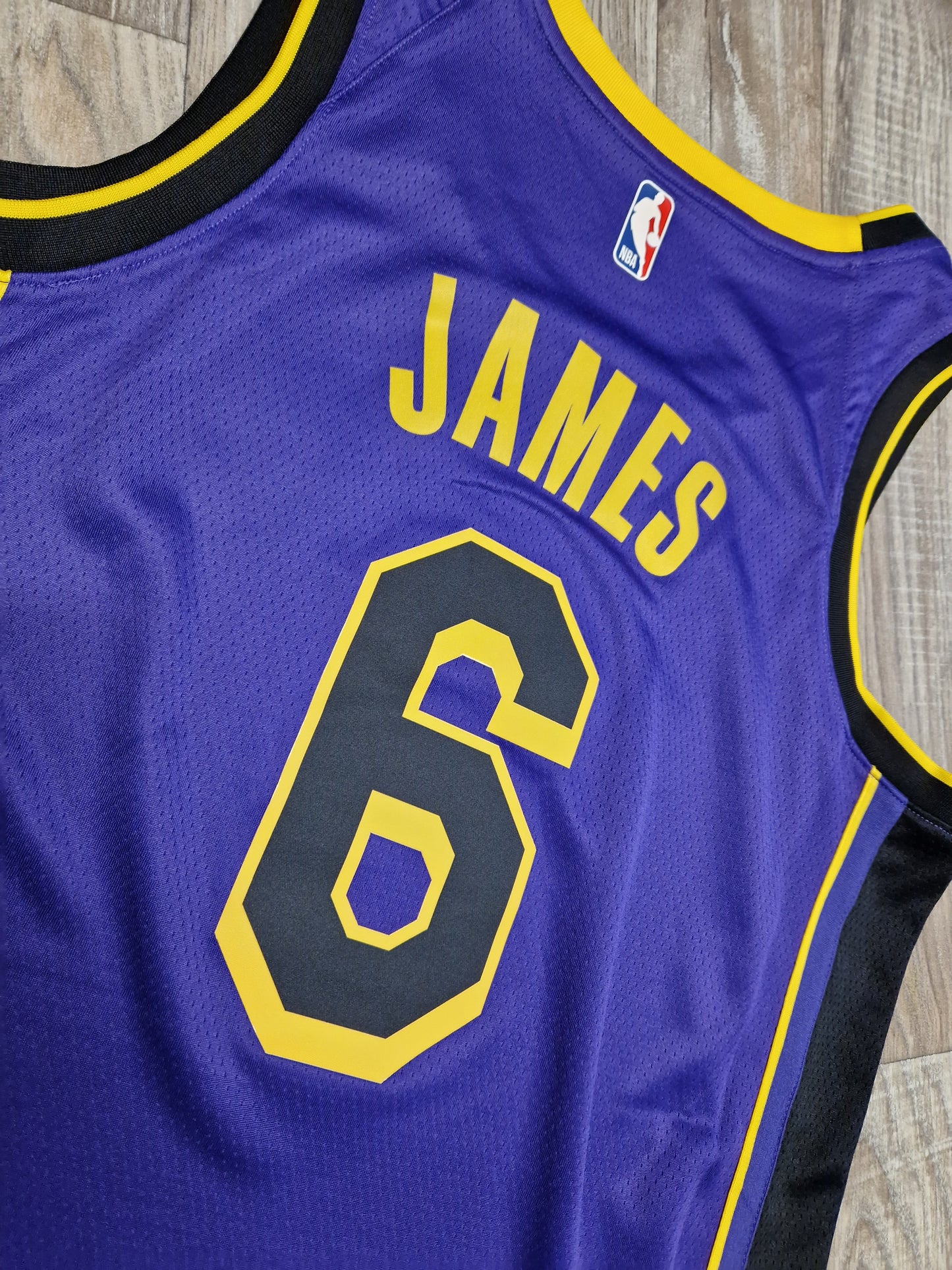 LeBron James Los Angeles Lakers Jersey Size Large