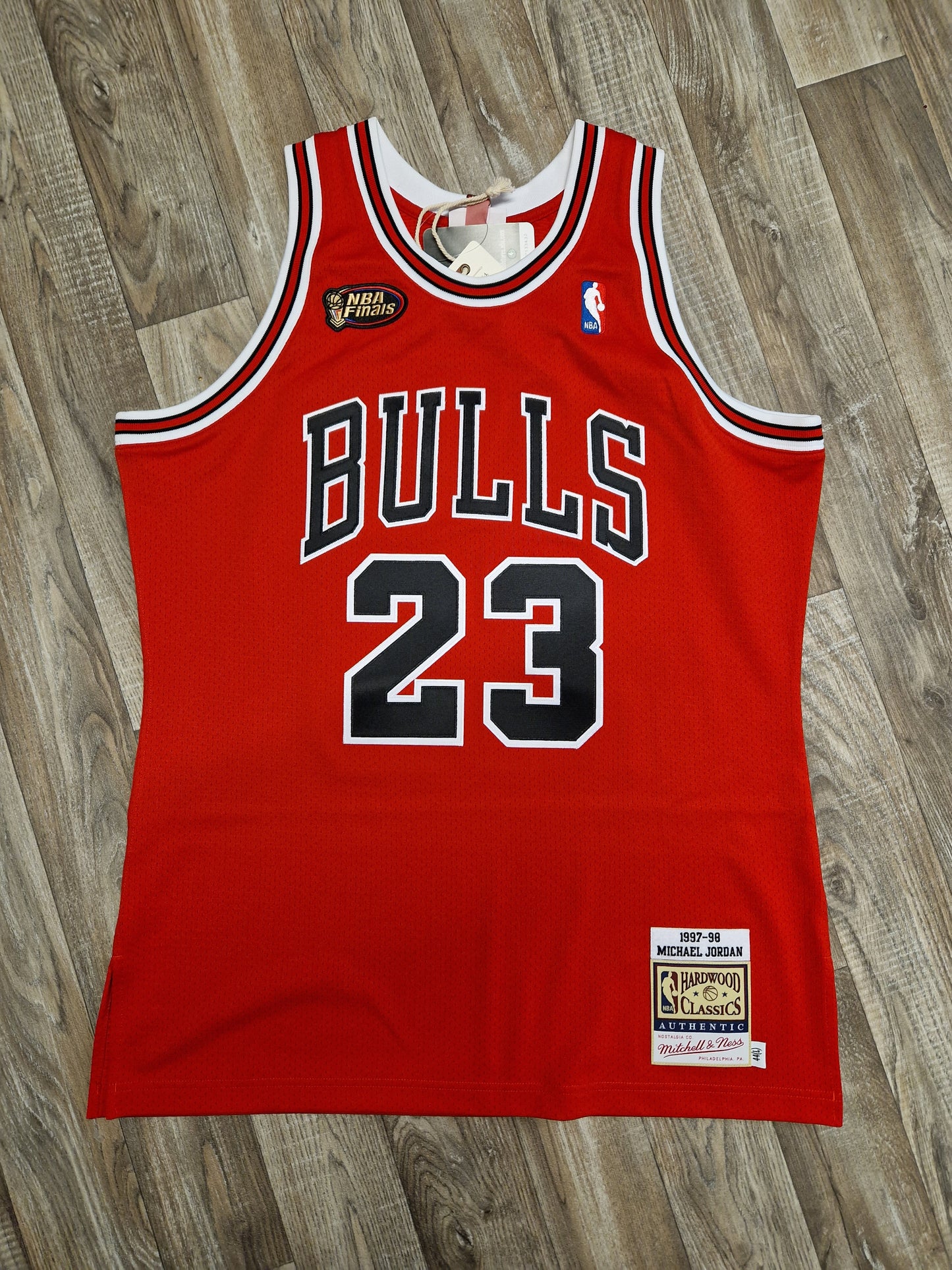 Michael Jordan Authentic Chicago Bulls Jersey Size Medium