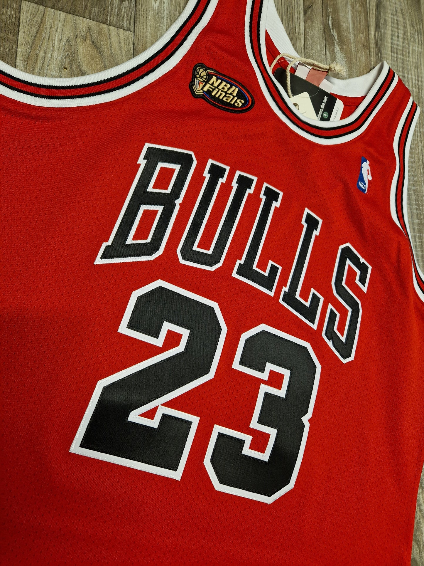 Michael Jordan Authentic Chicago Bulls Jersey Size Medium