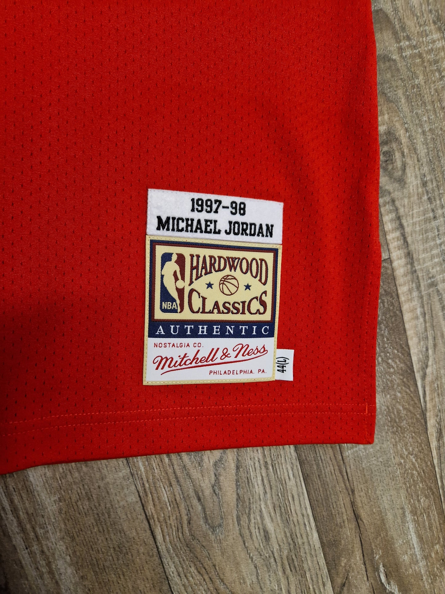 Michael Jordan Authentic Chicago Bulls Jersey Size Medium