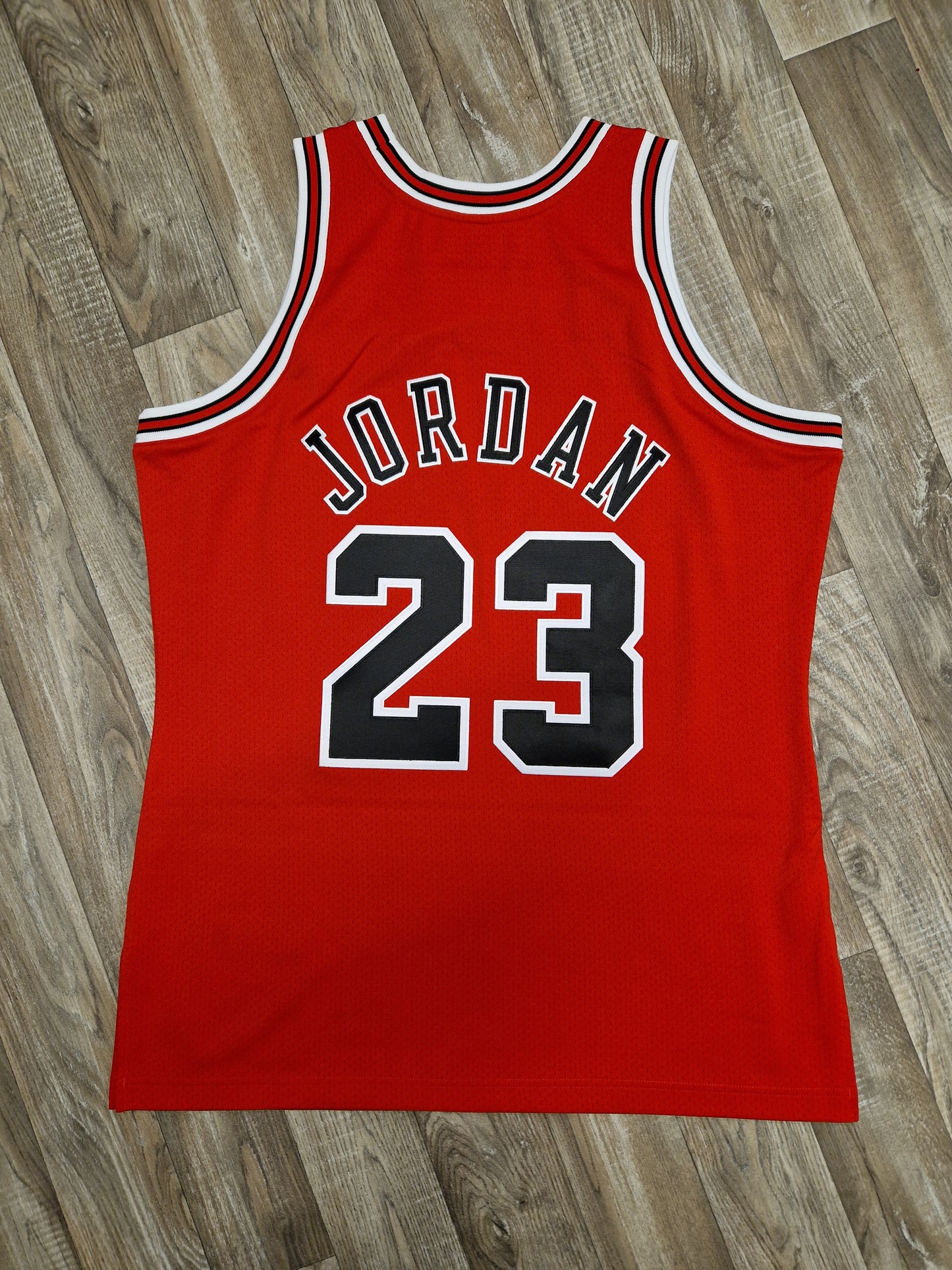 Michael Jordan Authentic Chicago Bulls Jersey Size Medium