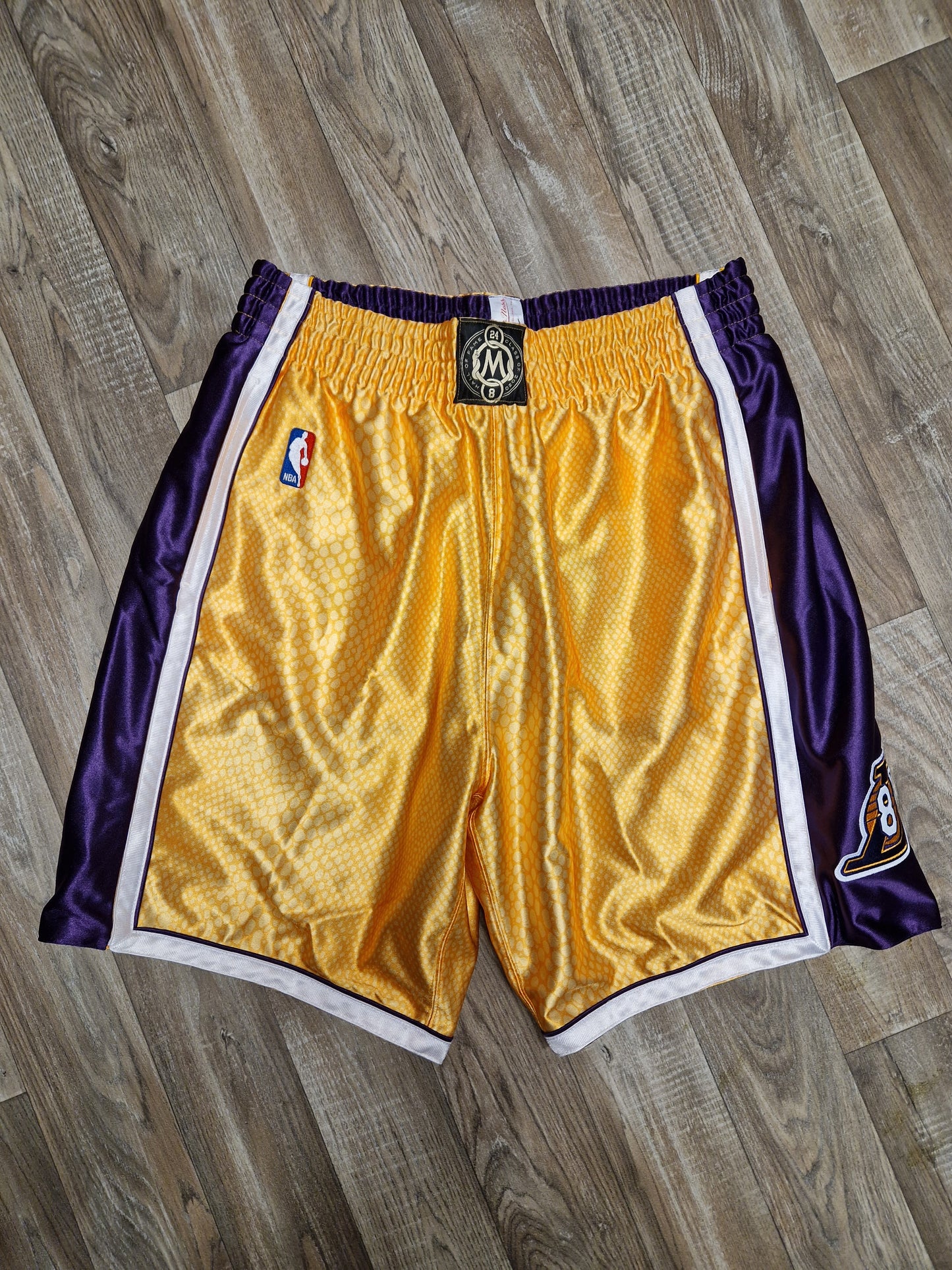 Kobe Bryant Authentic Hall of Fame Los Angeles Lakers Reversible Shorts Size Large