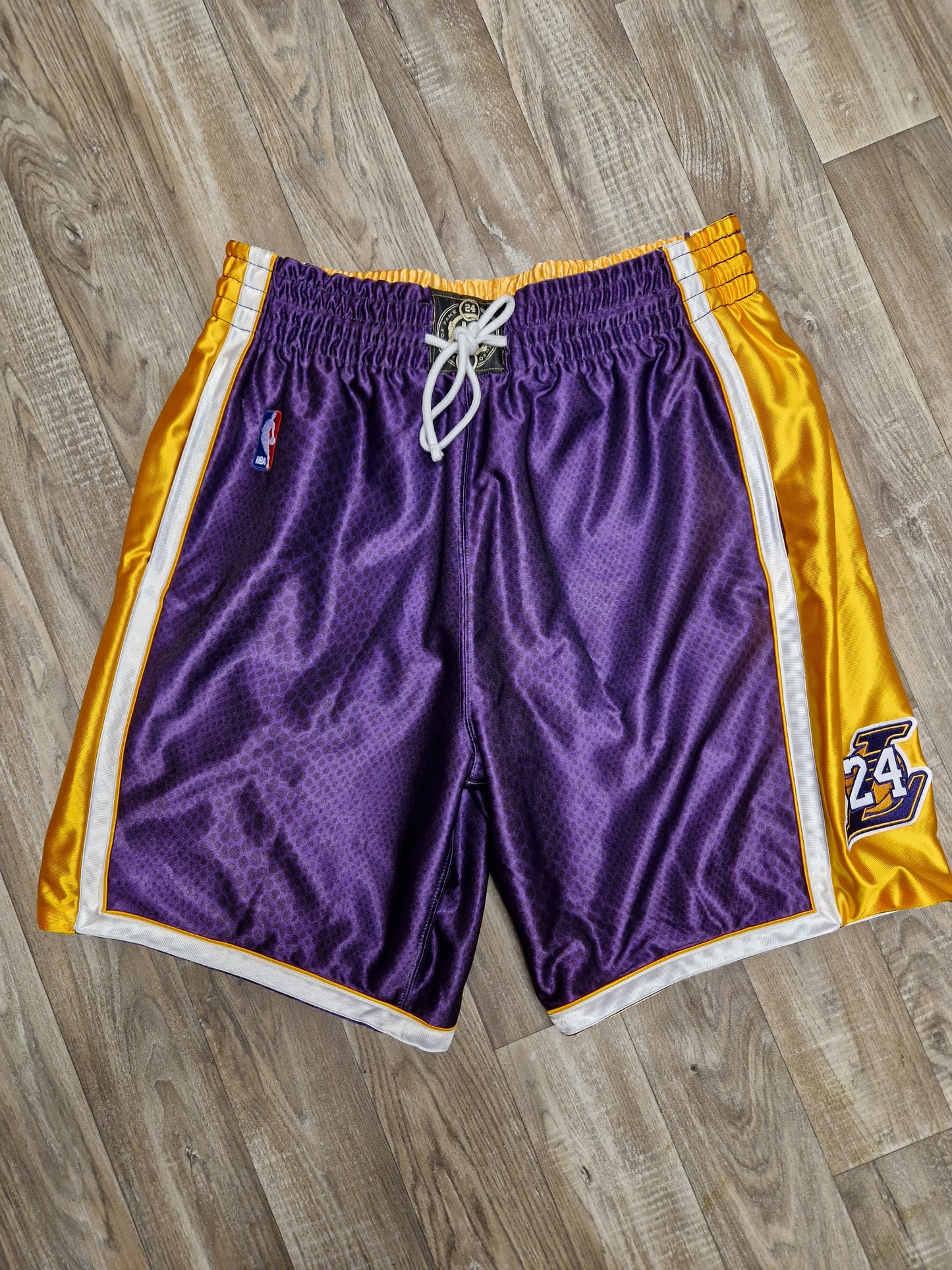 Kobe Bryant Authentic Hall of Fame Los Angeles Lakers Reversible Shorts Size Large