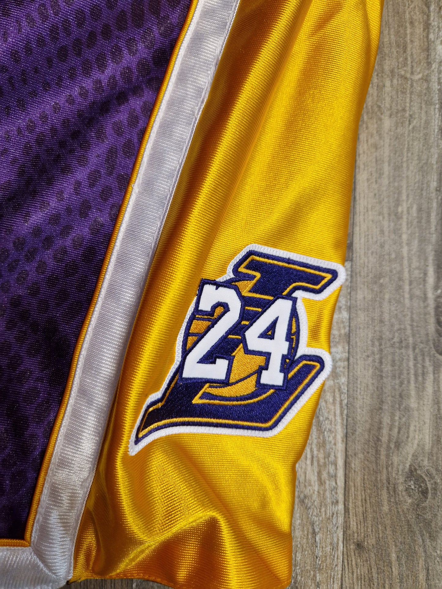 Kobe Bryant Authentic Hall of Fame Los Angeles Lakers Reversible Shorts Size Large