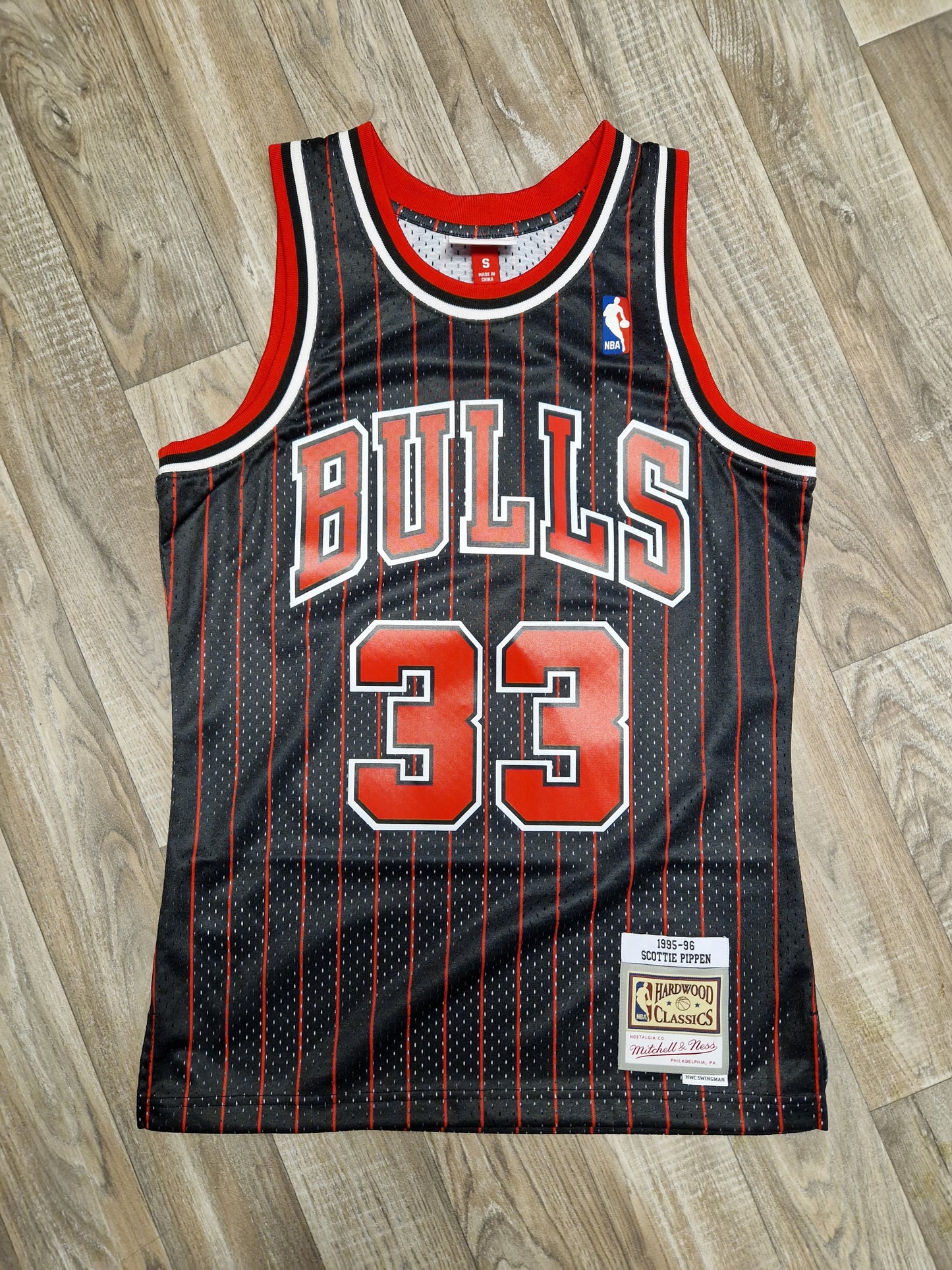 Scottie Pippen Chicago Bulls Jersey Size Small