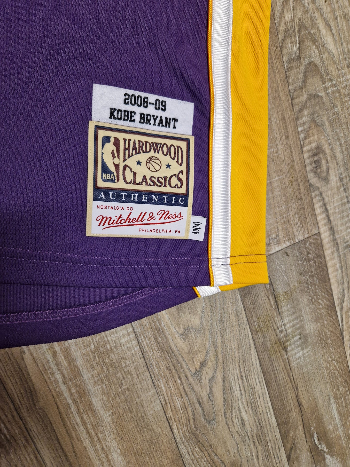 Kobe Bryant Authentic Los Angeles Lakers Jersey Size Medium