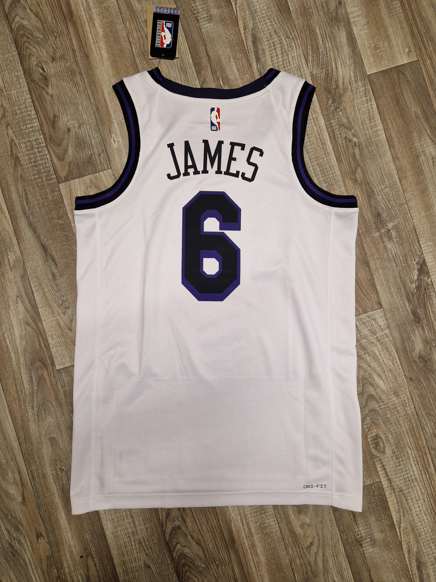 LeBron James Los Angeles Lakers Jersey Size Medium