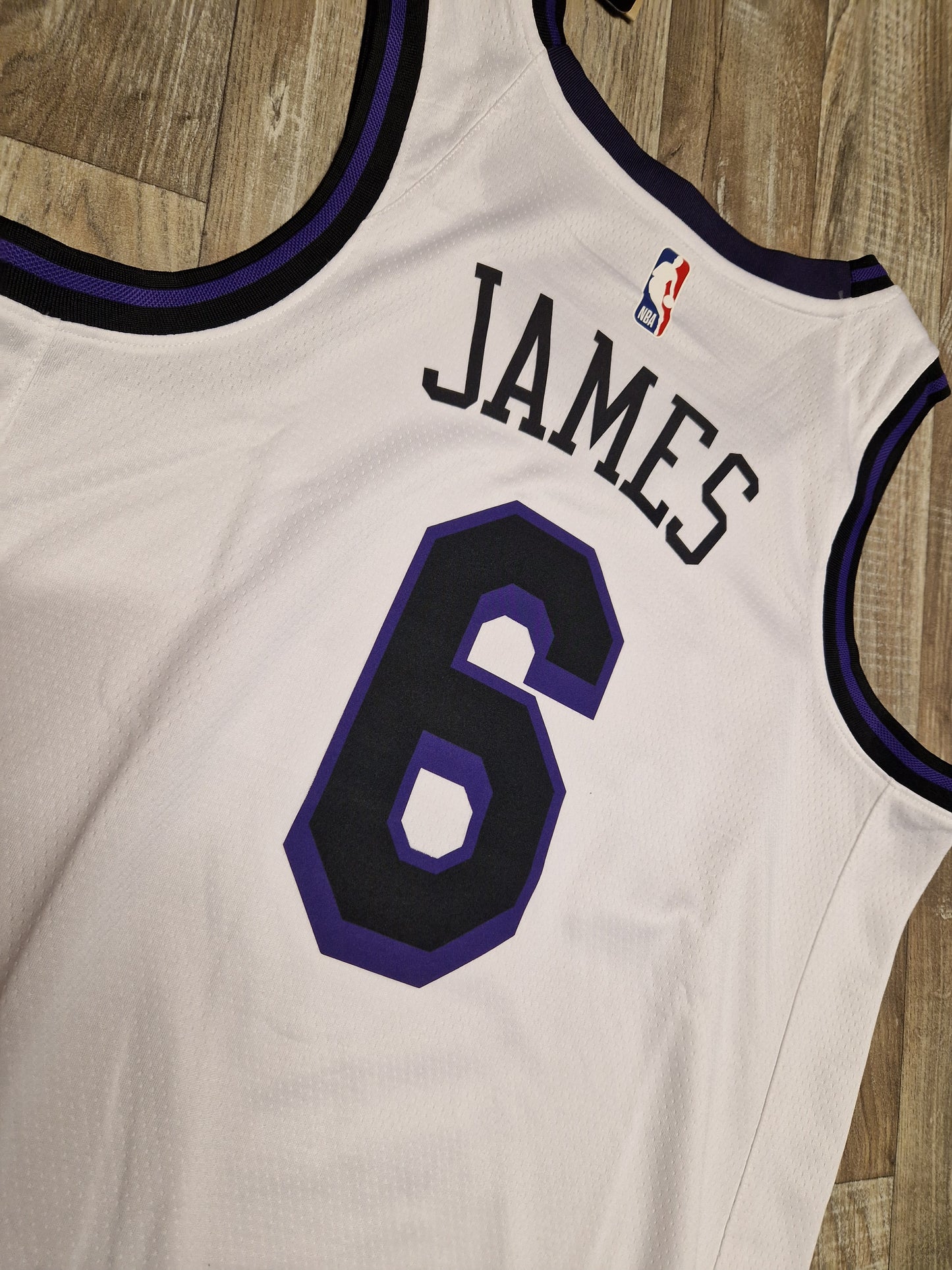 LeBron James Los Angeles Lakers Jersey Size Medium