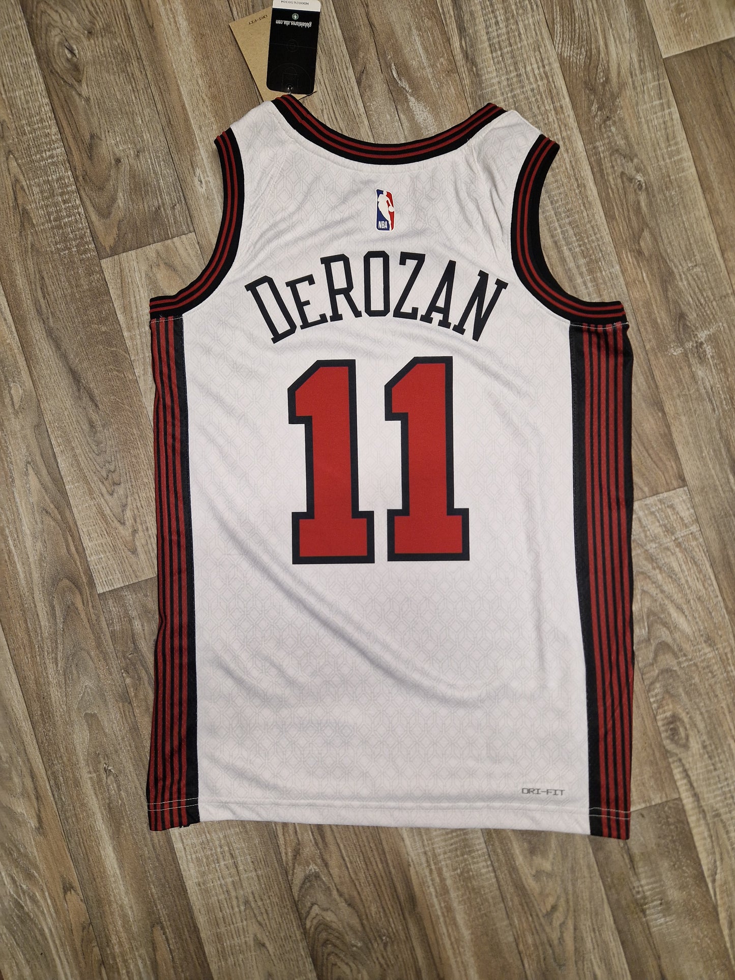 DeMar DeRozan Chicago Bulls Jersey Size Small