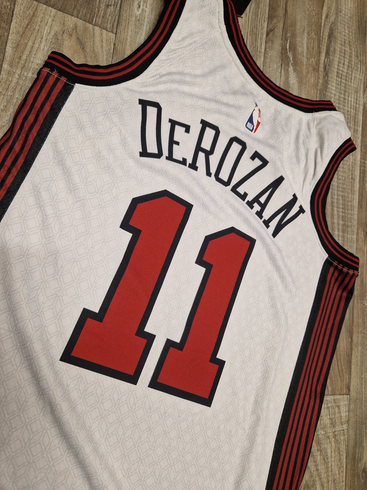 DeMar DeRozan Chicago Bulls Jersey Size Small