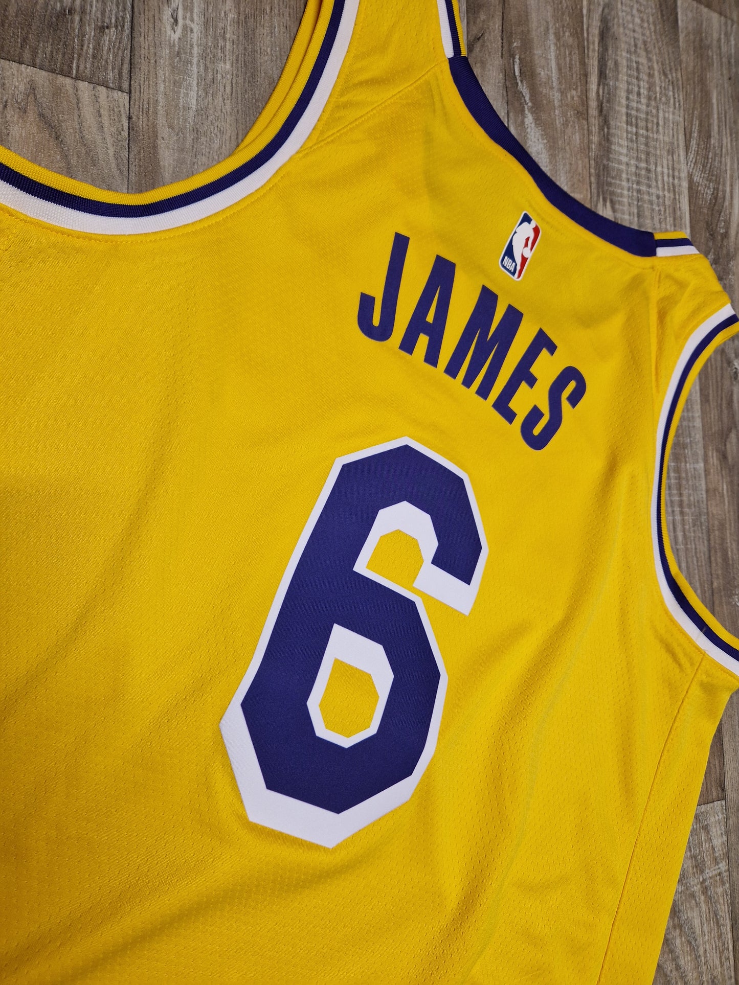 LeBron James Los Angeles Lakers Jersey Size XL
