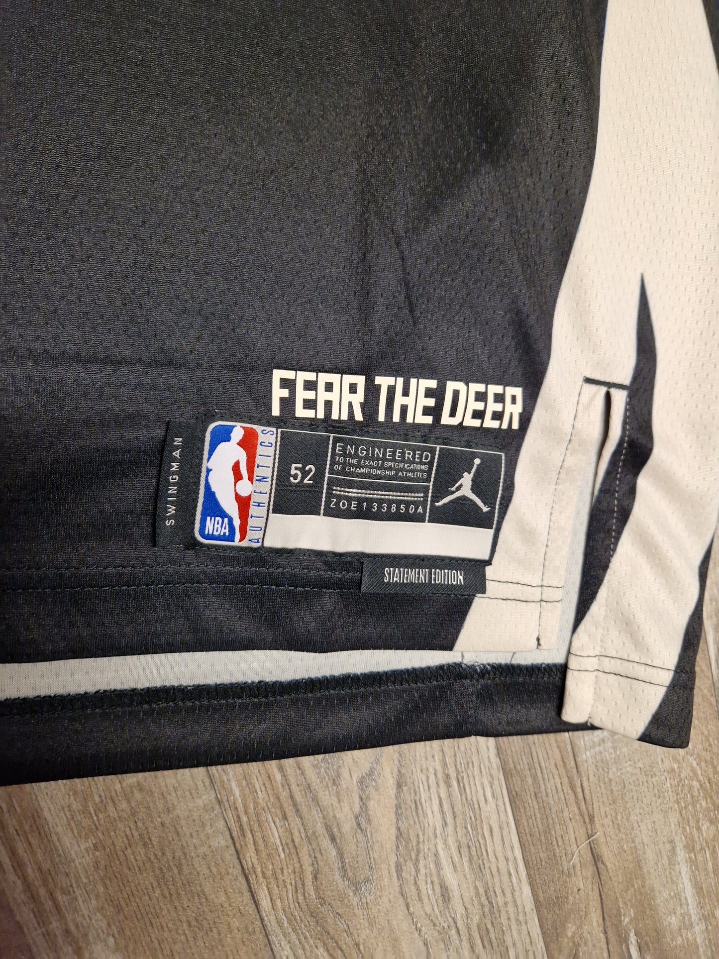 Giannis Antetokounmpo Milwaukee Bucks Jersey Size XL