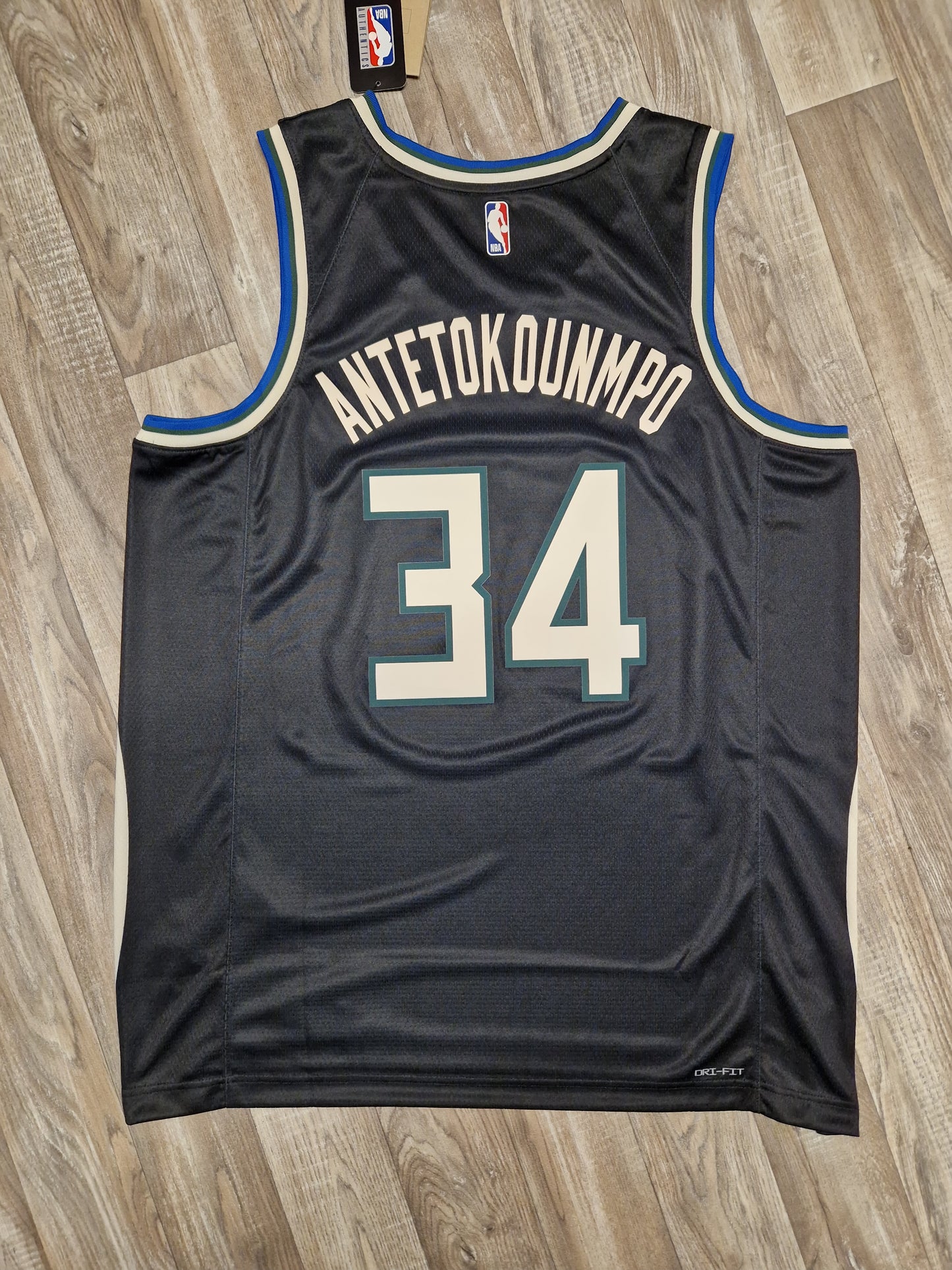 Giannis Antetokounmpo Milwaukee Bucks Jersey Size XL