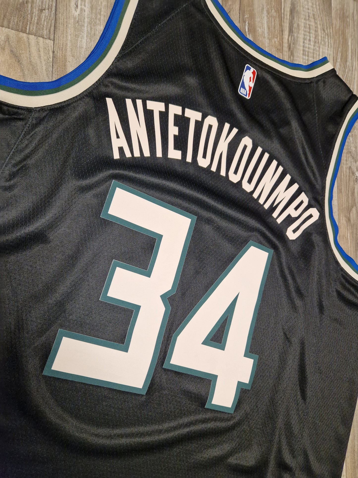 Giannis Antetokounmpo Milwaukee Bucks Jersey Size XL