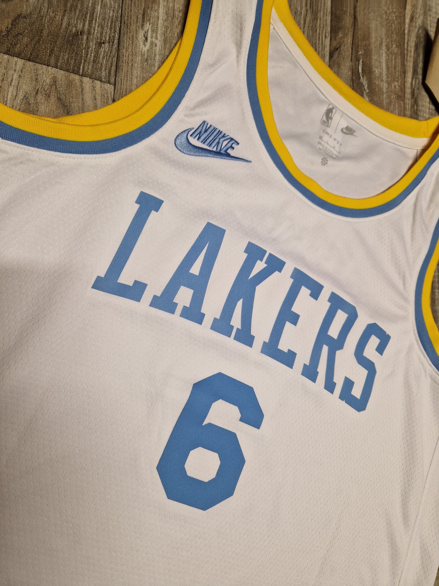 LeBron James Los Angeles Lakers Jersey Size Large