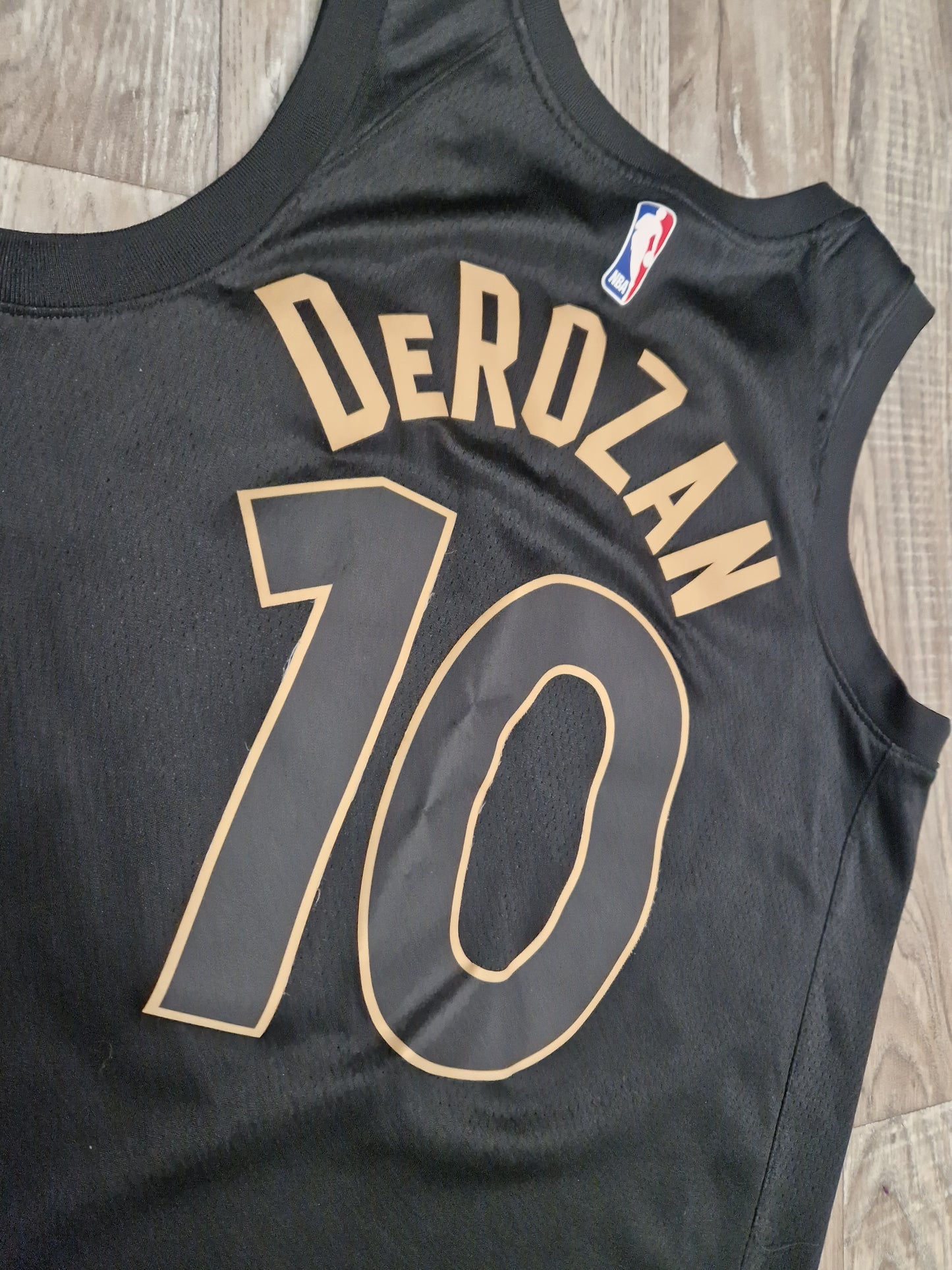 DeMar DeRozan Toronto Raptors Jersey Size Medium