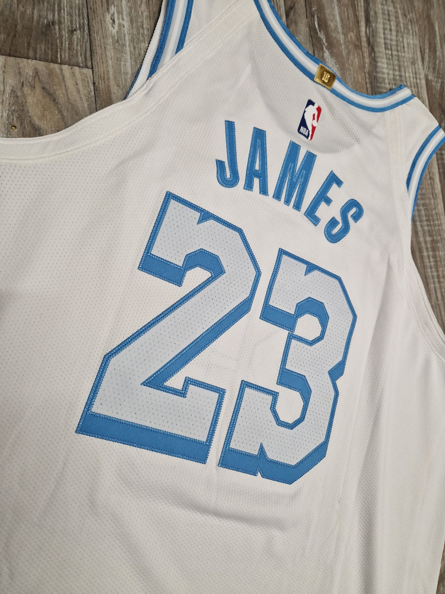 LeBron James Authentic Los Angeles Lakers Jersey Size Large