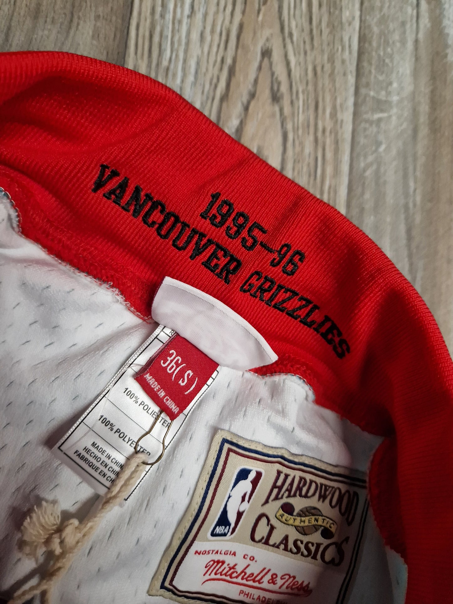 Vancouver Grizzlies Authentic Shorts Size Small