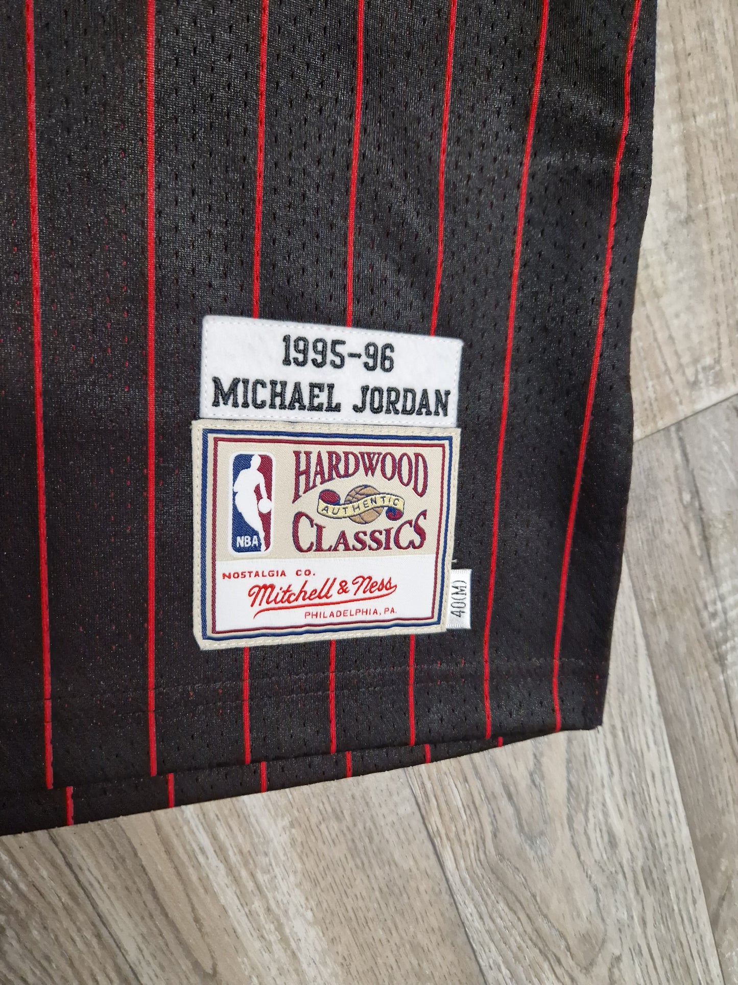 Michael Jordan Authentic Chicago Bulls Jersey Size Medium