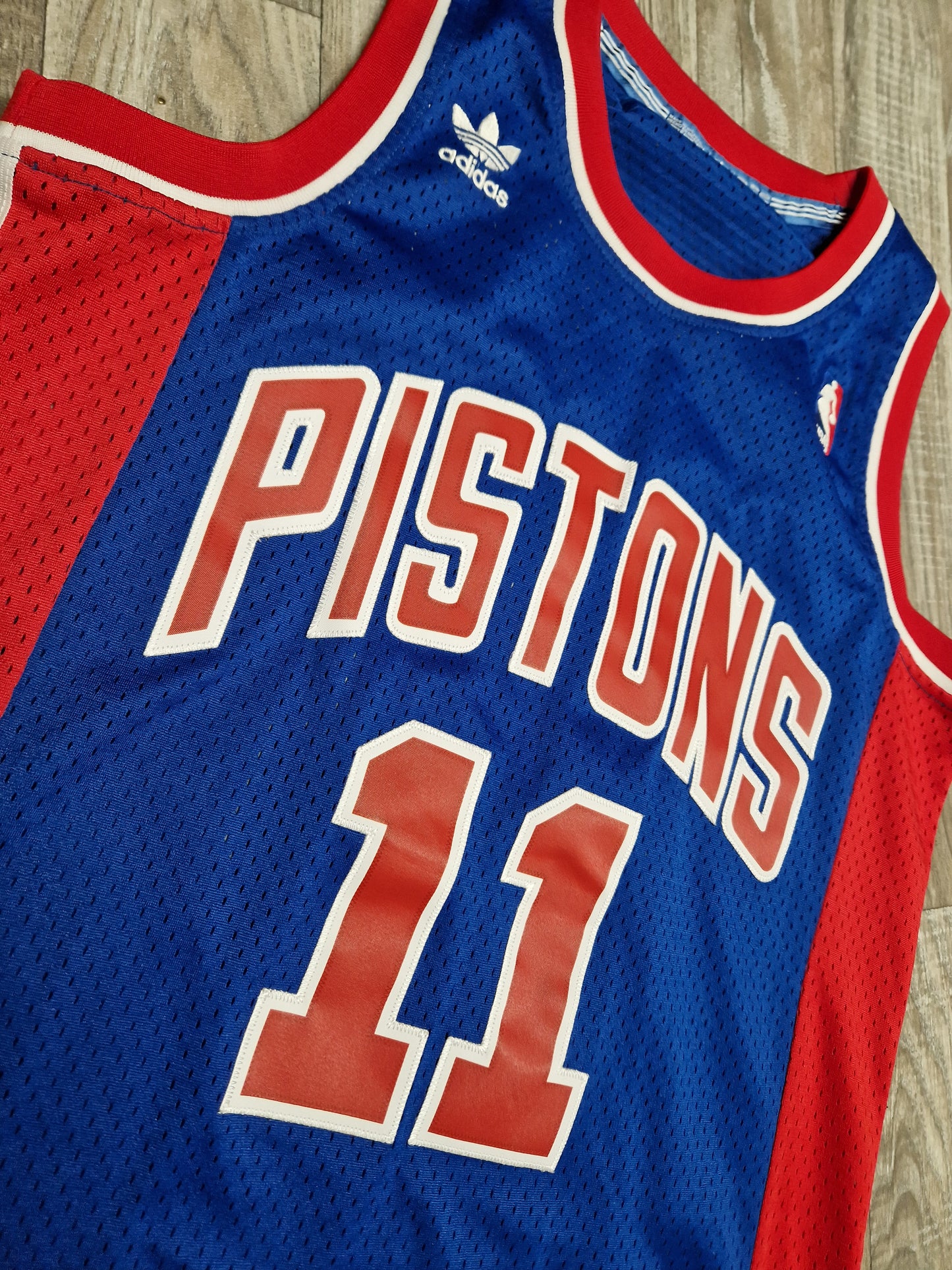 Isiah Thomas Detroit Pistons Jersey Size Small