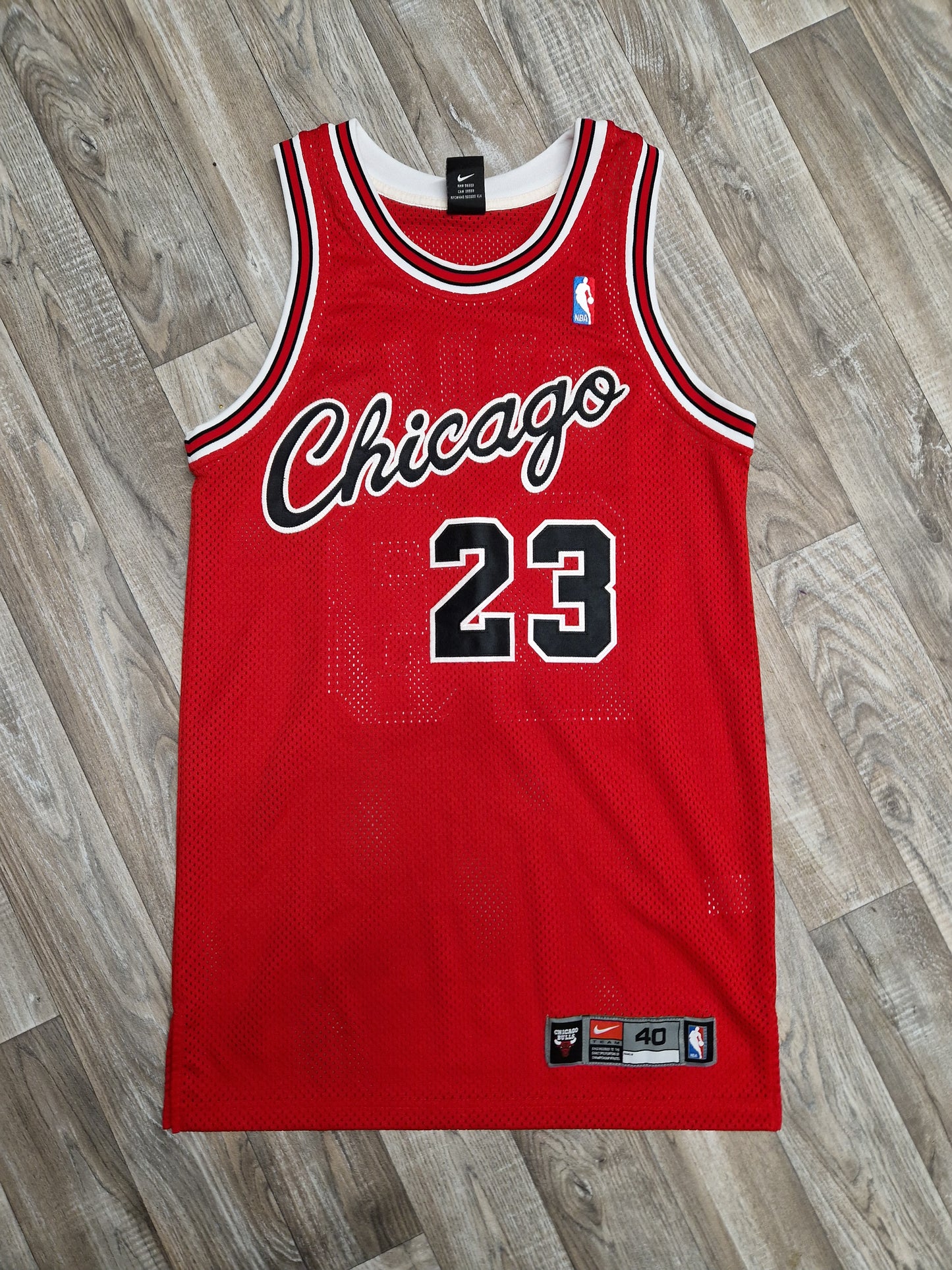 Michael Jordan Authentic Chicago Bulls Jersey Size Medium