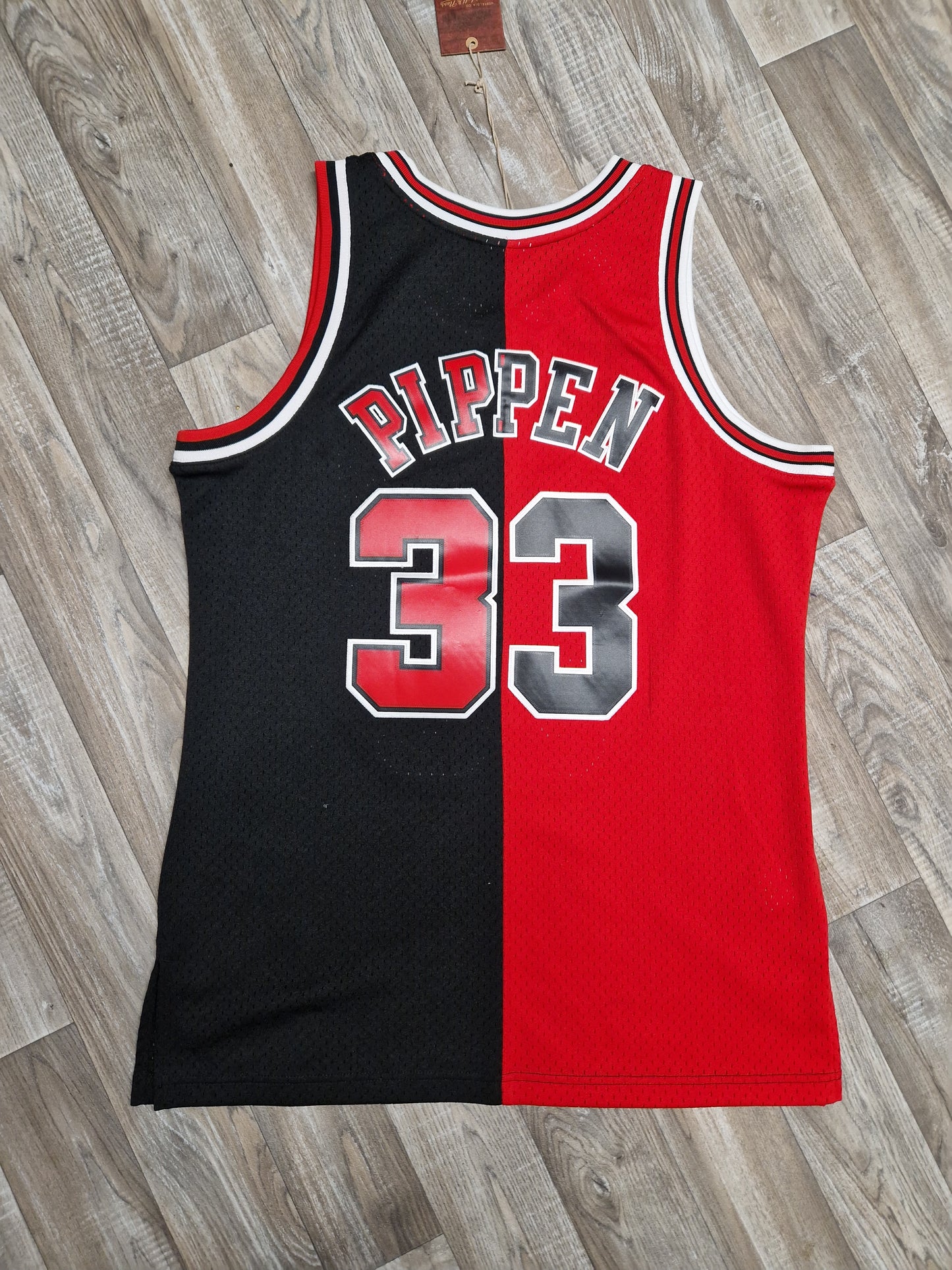 Scottie Pippen First Generation Chicago Bulls Jersey Size Large