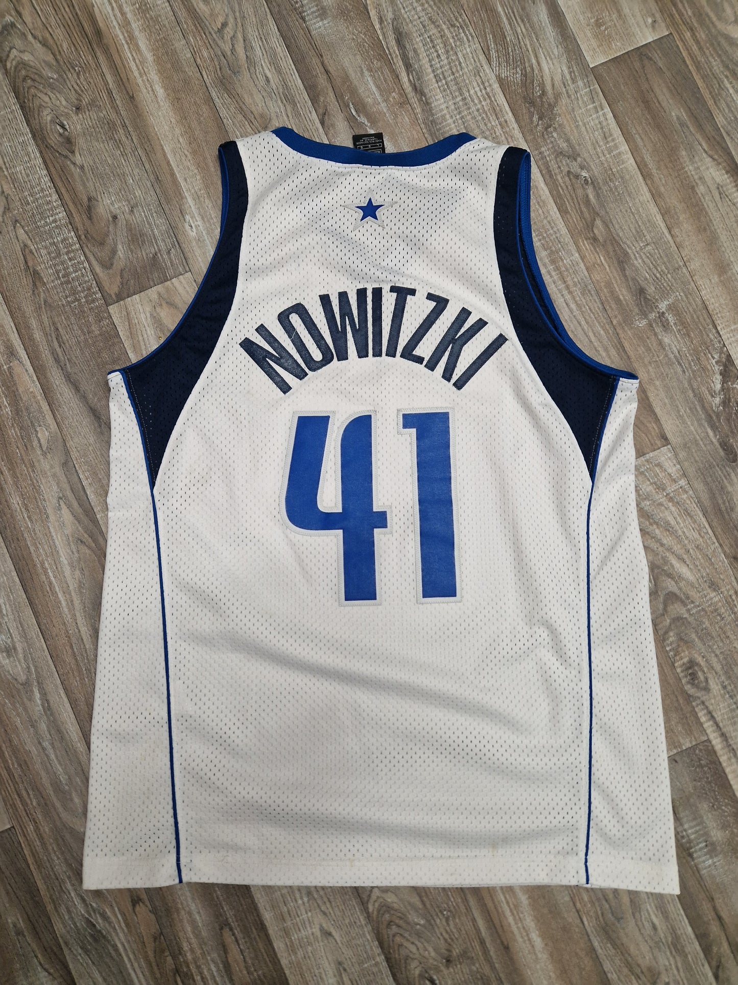 Dirk Nowitzki Dallas Mavericks Jersey Size Large