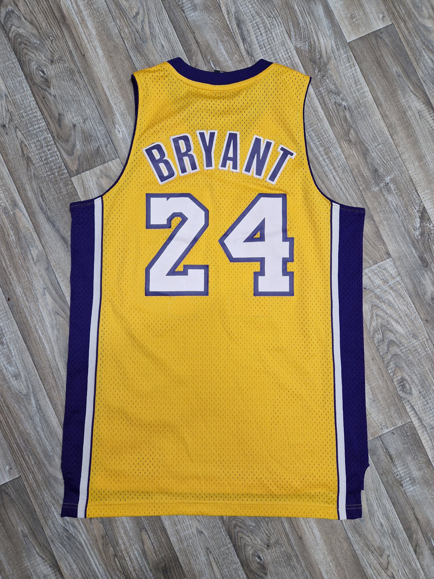 Kobe Bryant Los Angeles Lakers Jersey Size Medium