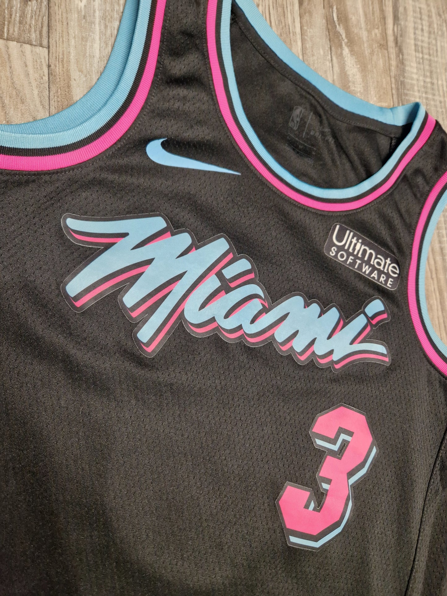 Dwyane Wade Miami Heat Jersey Size Medium