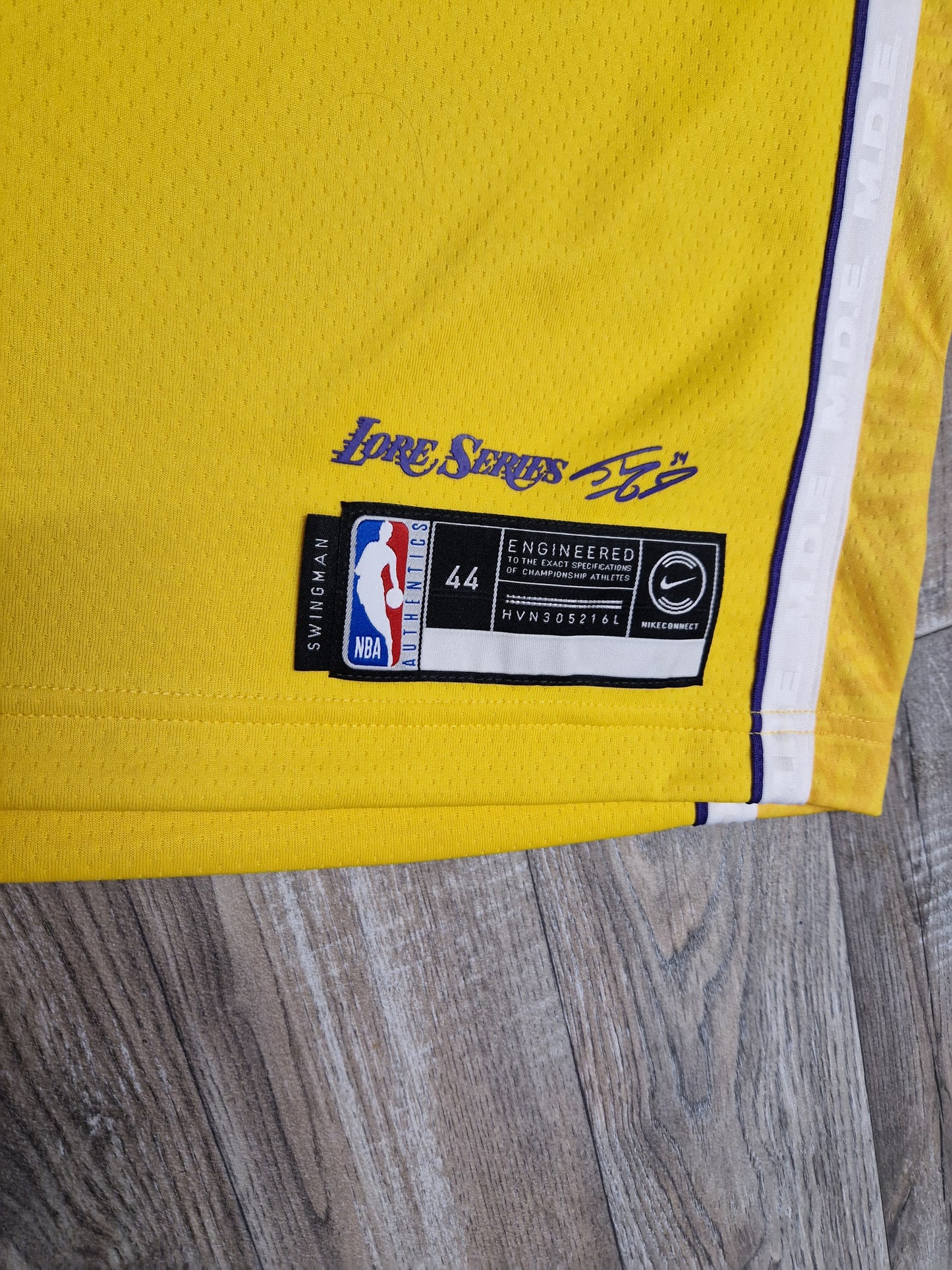 LeBron James Los Angeles Lakers Jersey Size Medium