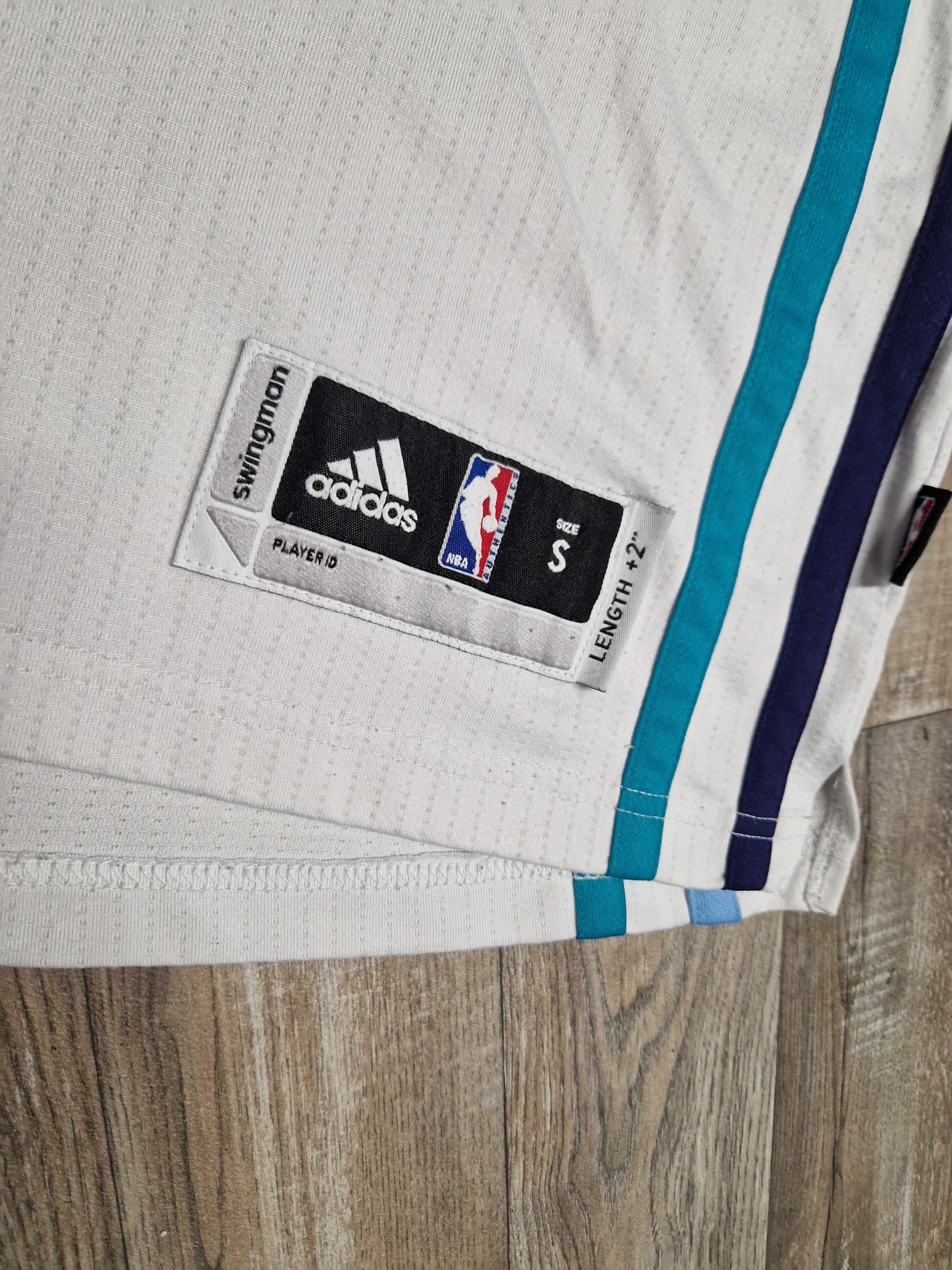 Kemba Walker Charlotte Hornets Jersey Size Small