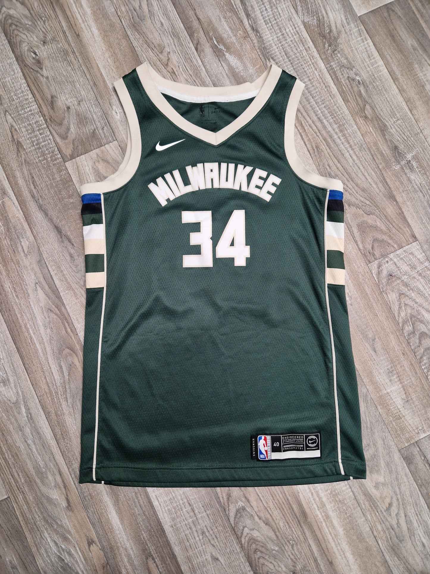 Giannis Antetokounmpo Milwaukee Bucks Jersey Size Small