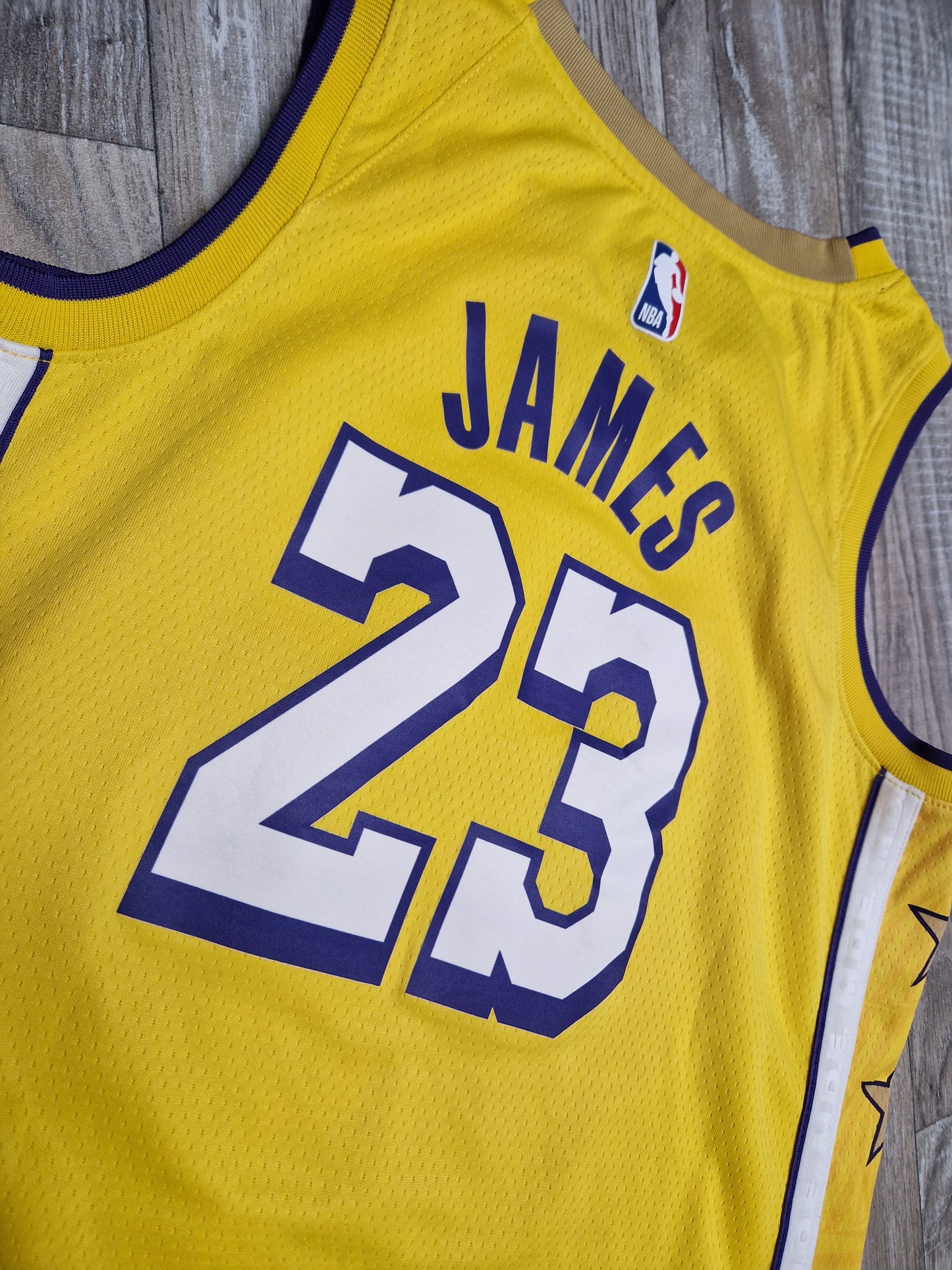 LeBron James Los Angeles Lakers Jersey Size Small
