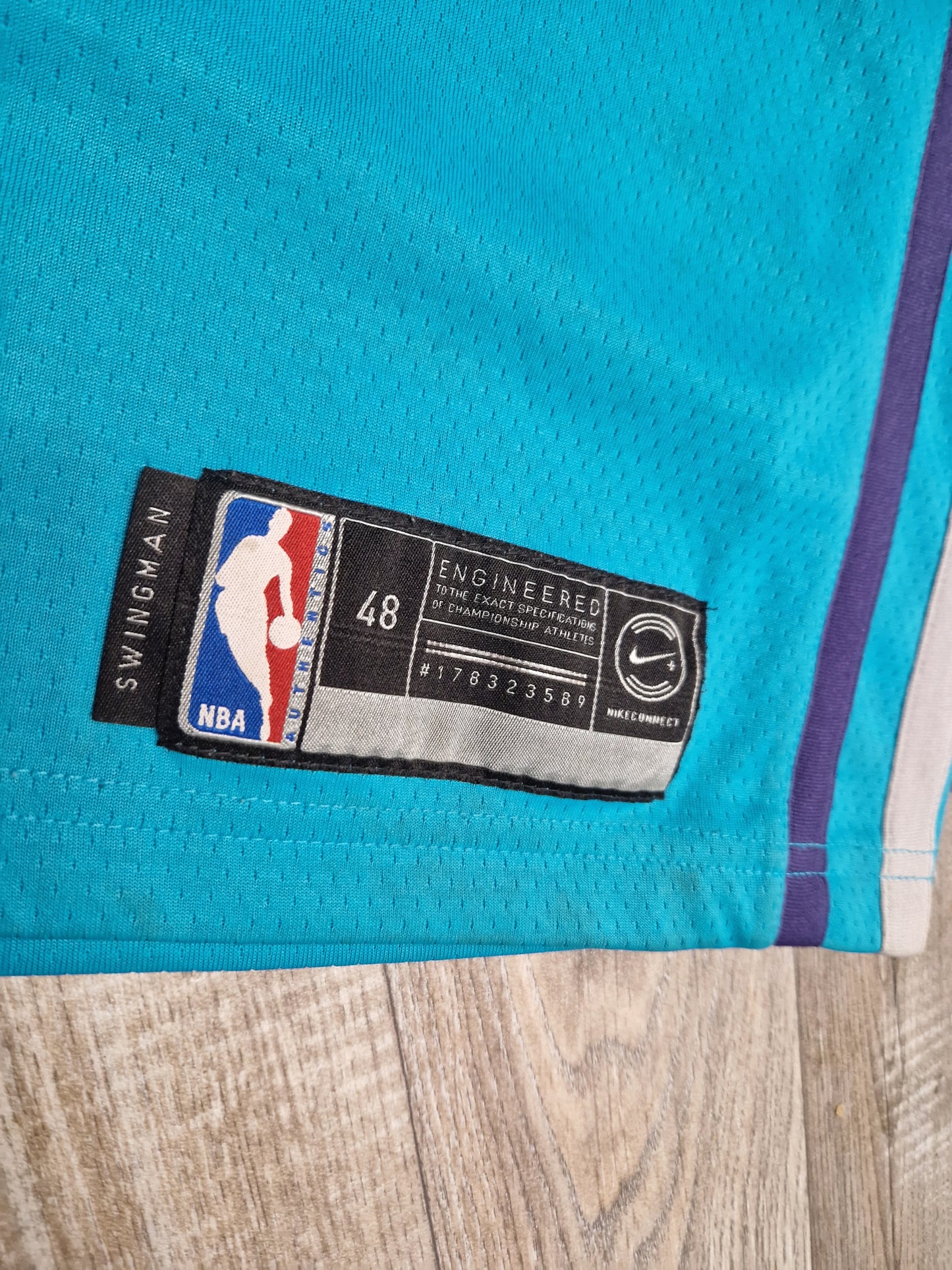 Kemba Walker Charlotte Hornets Jersey Size Large