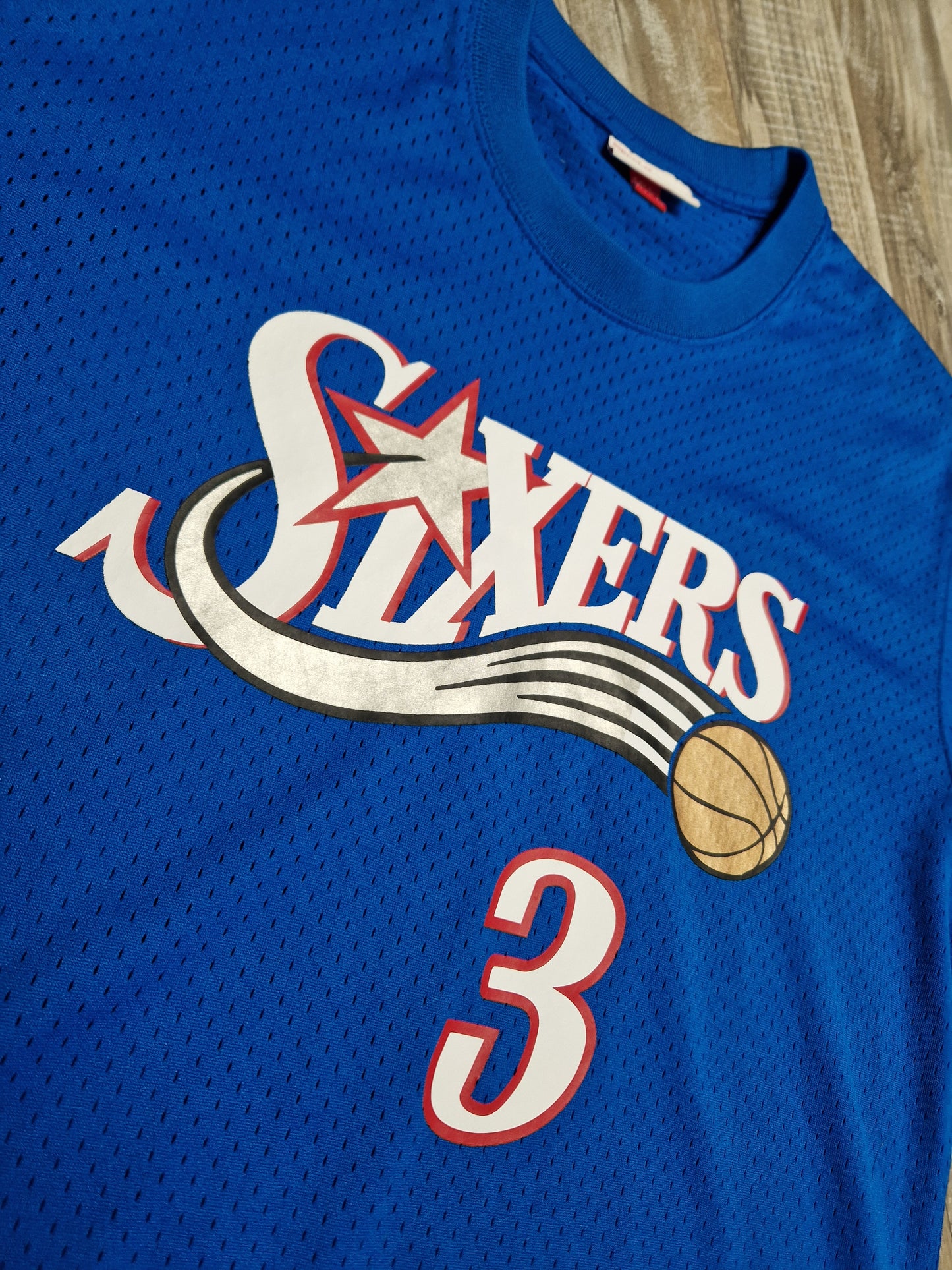 Allen Iverson Philadelphia 76ers T-Shirt Size Large