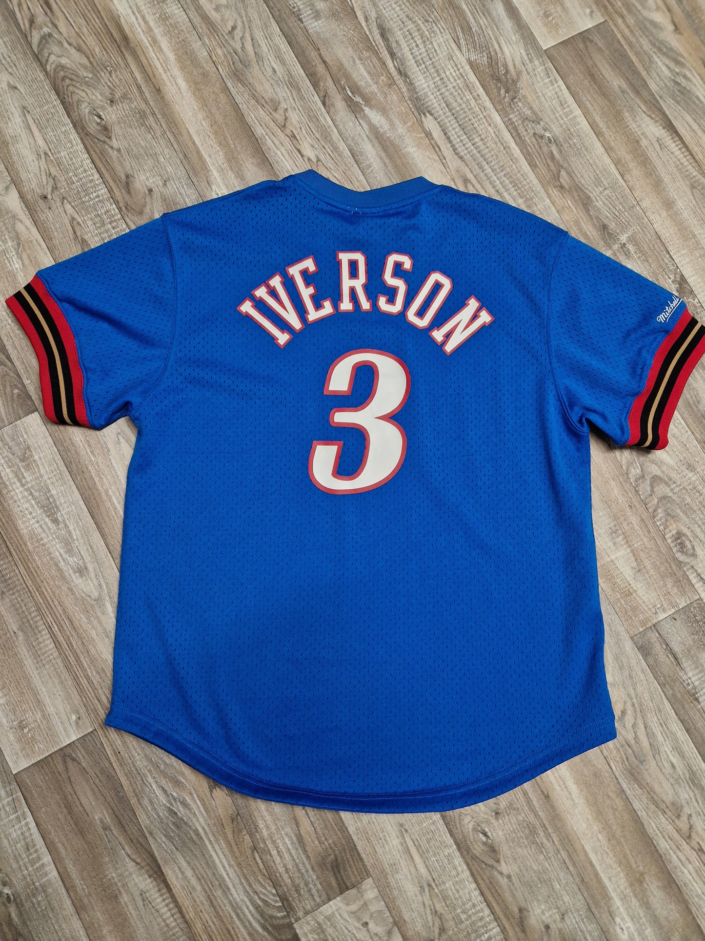 Allen Iverson Philadelphia 76ers T-Shirt Size Large
