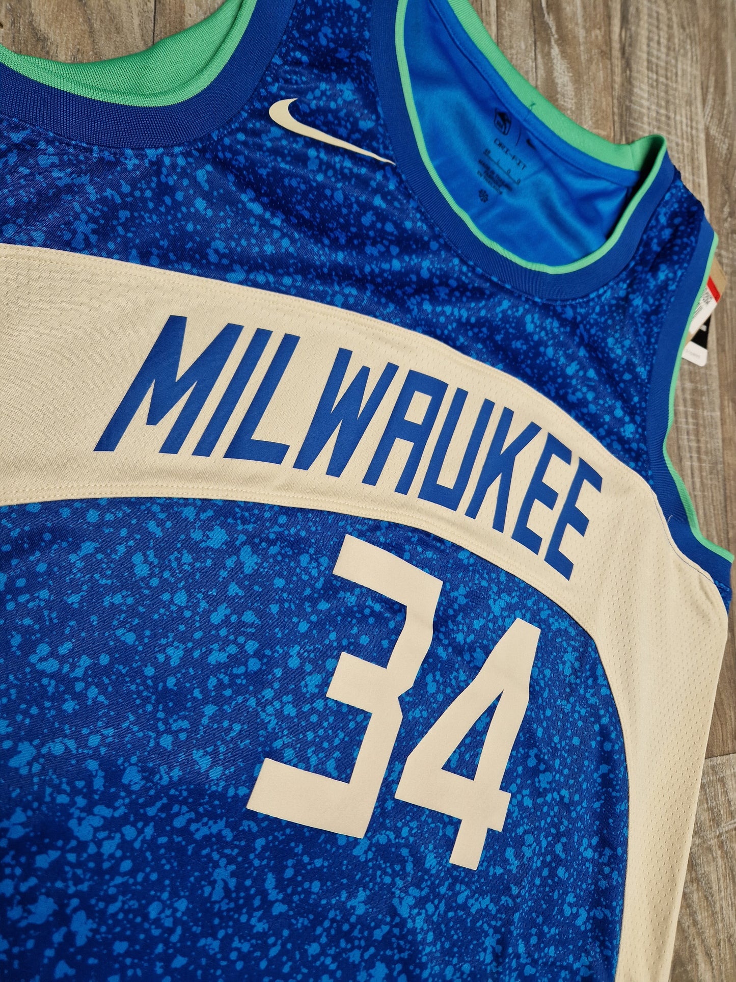 Giannis Antetokounmpo Milwaukee Bucks Jersey Size Large