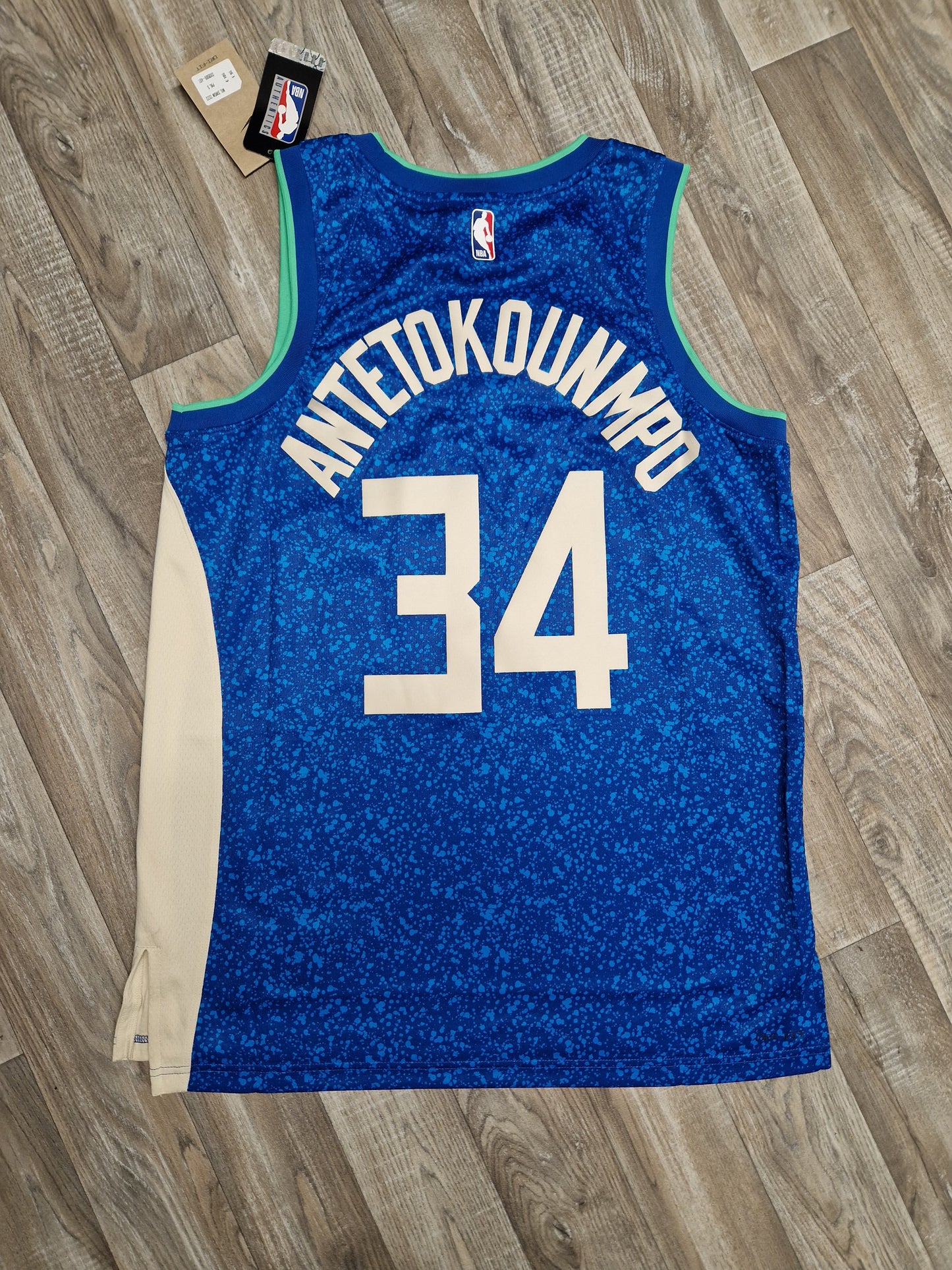 Giannis Antetokounmpo Milwaukee Bucks Jersey Size Large
