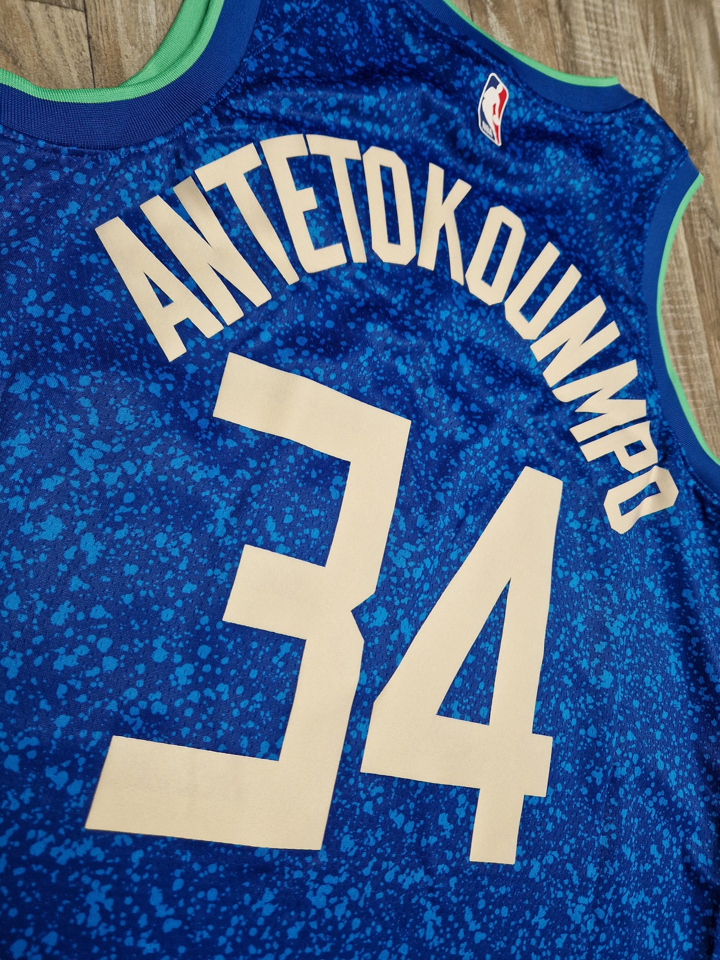 Giannis Antetokounmpo Milwaukee Bucks Jersey Size Large