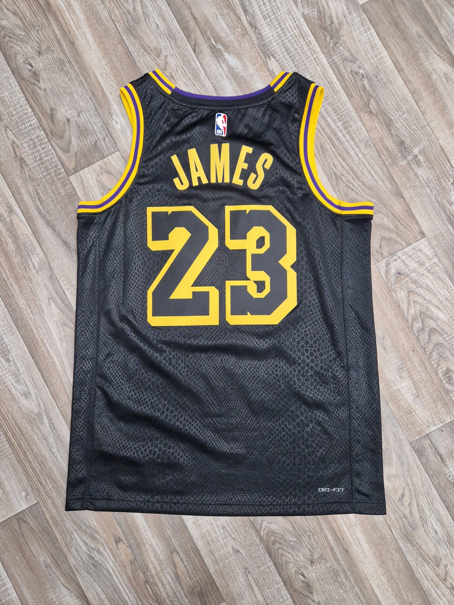 LeBron James Los Angeles Lakers Jersey Size Medium