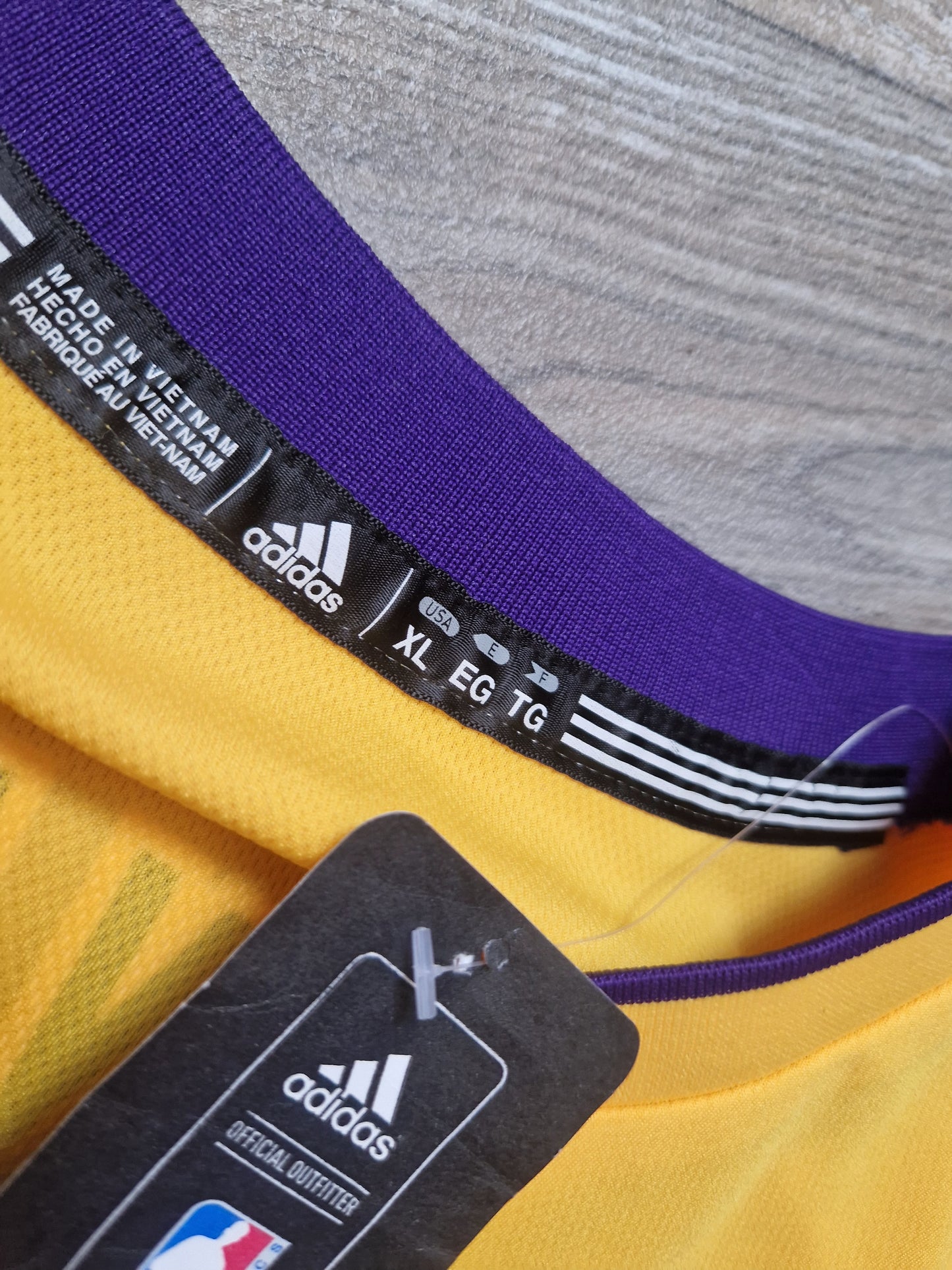 Kobe Bryant Los Angeles Lakers Jersey Size XL