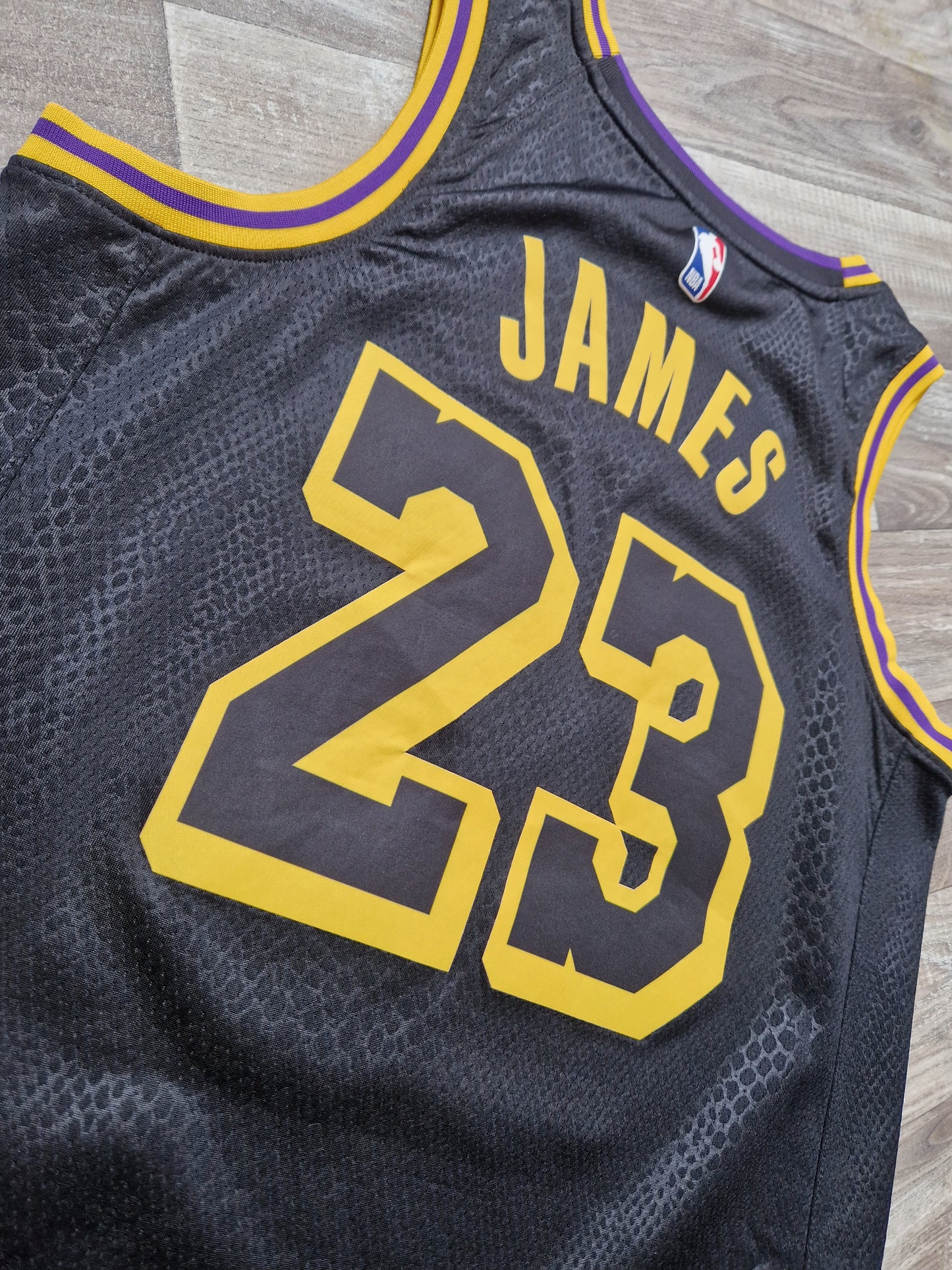 LeBron James Los Angeles Lakers Jersey Size Medium