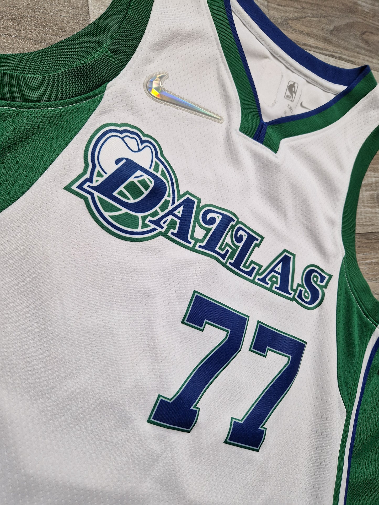 Luka Doncic Dallas Mavericks Jersey Size Medium