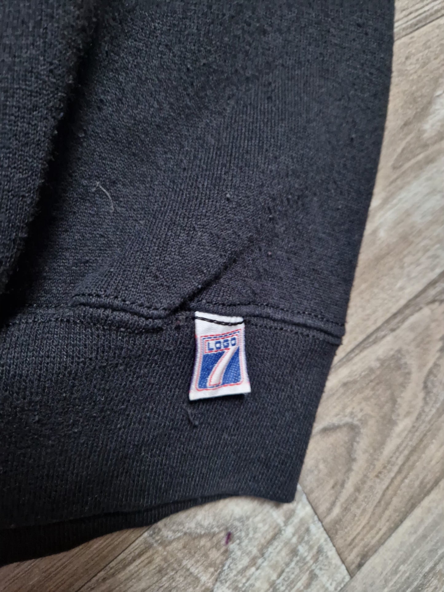 Cleveland Cavaliers Sweater Size Large