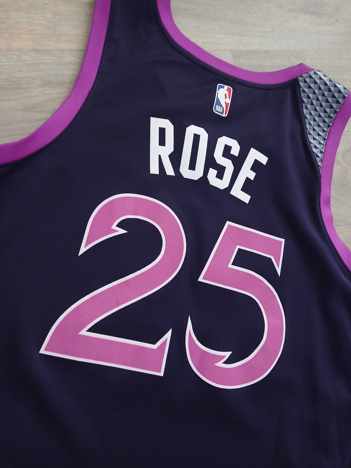 Derrick Rose Minnesota Timberwolves Jersey Size Large