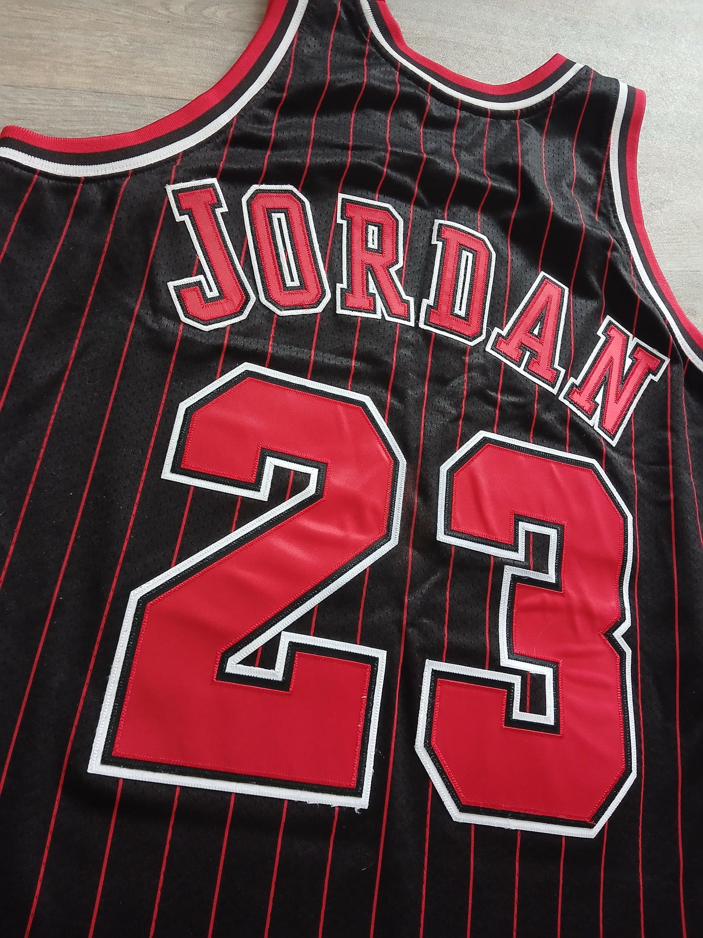 Michael Jordan Authentic Chicago Bulls Jersey Size Large